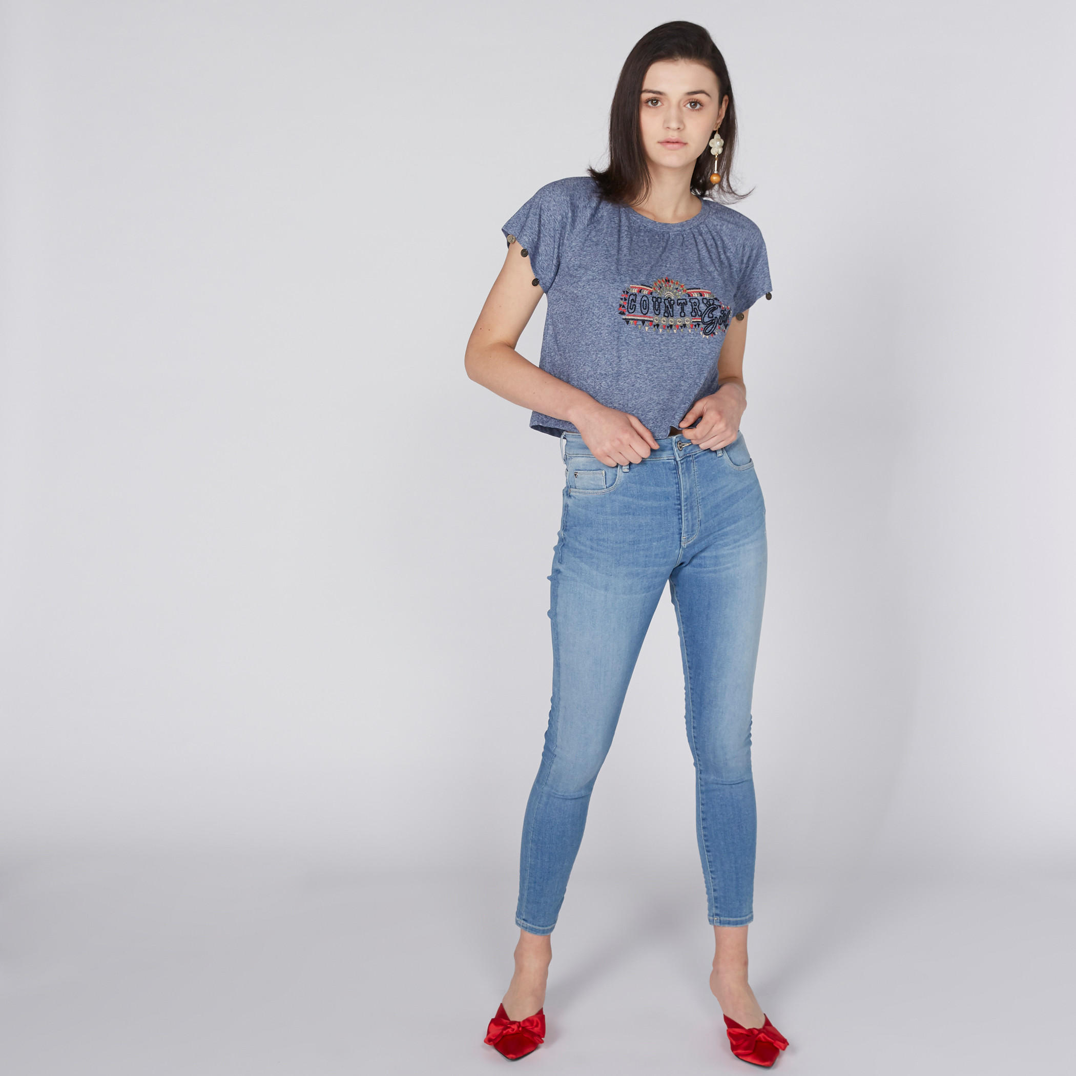 تيشيرت بياقة مستديرة وأكمام قصيرة وطبعات-women-clothing-tshirts-image-4
