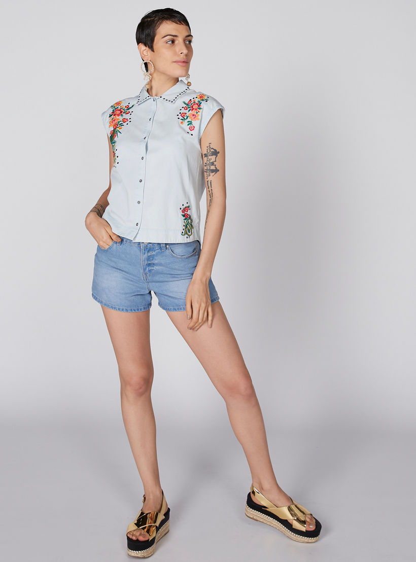 قميص مطرّز بأزرار-women-clothing-shirtsandblouses-shirts-image-1