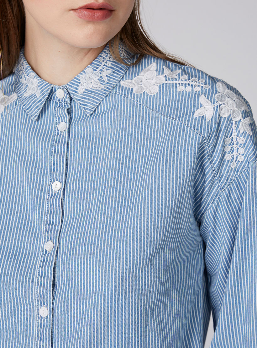 قميص مقلّم ومُطرّز بأكمام طويلة-women-clothing-shirtsandblouses-shirts-image-2