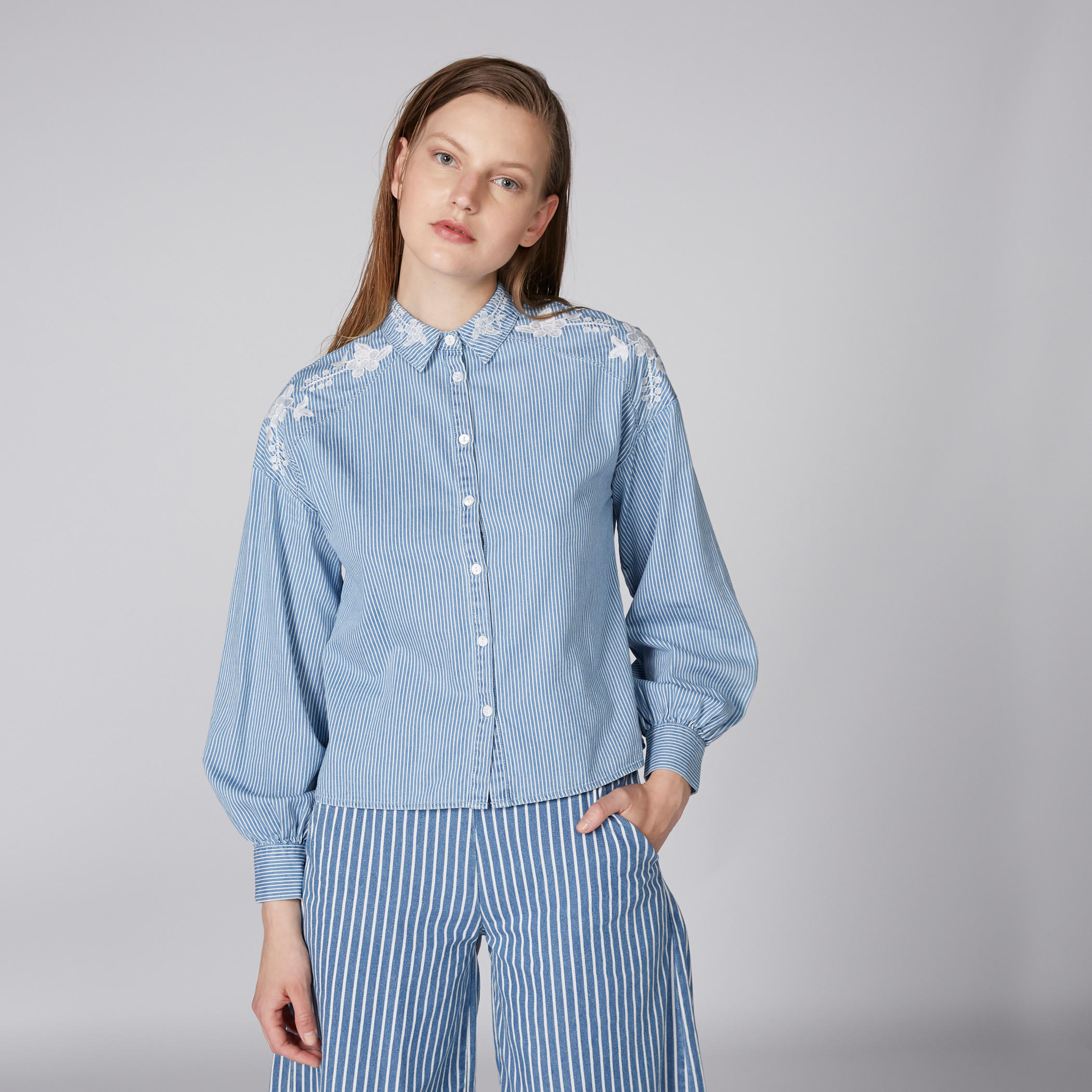 قميص مقلّم ومُطرّز بأكمام طويلة-women-clothing-shirtsandblouses-shirts-image-4