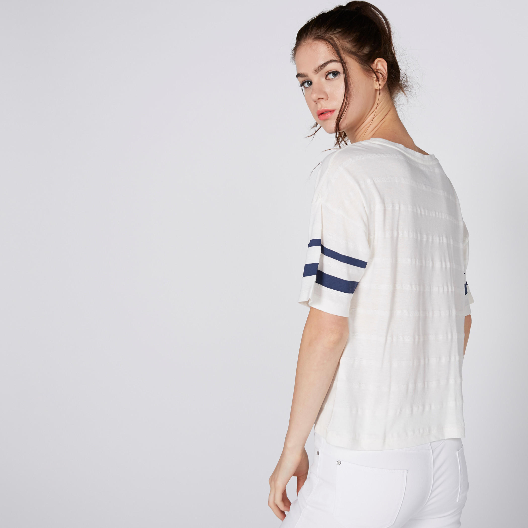 تيشيرت بياقة مستديرة وأكمام قصيرة وطبعات-women-clothing-tshirts-image-2