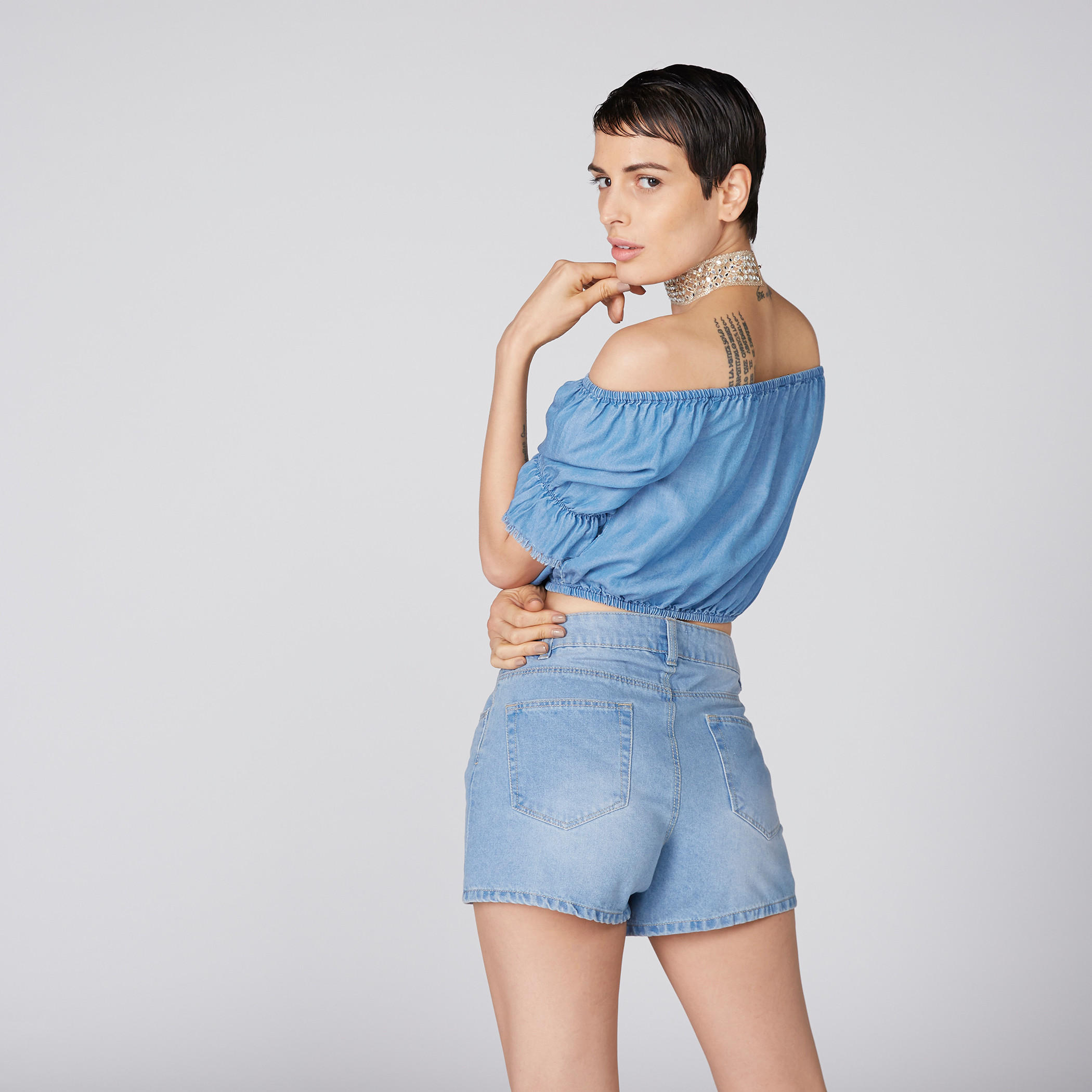 بلوزة قصيرة من الدينم بأكتاف مكشوفة-women-clothing-shirtsandblouses-blouses-image-4