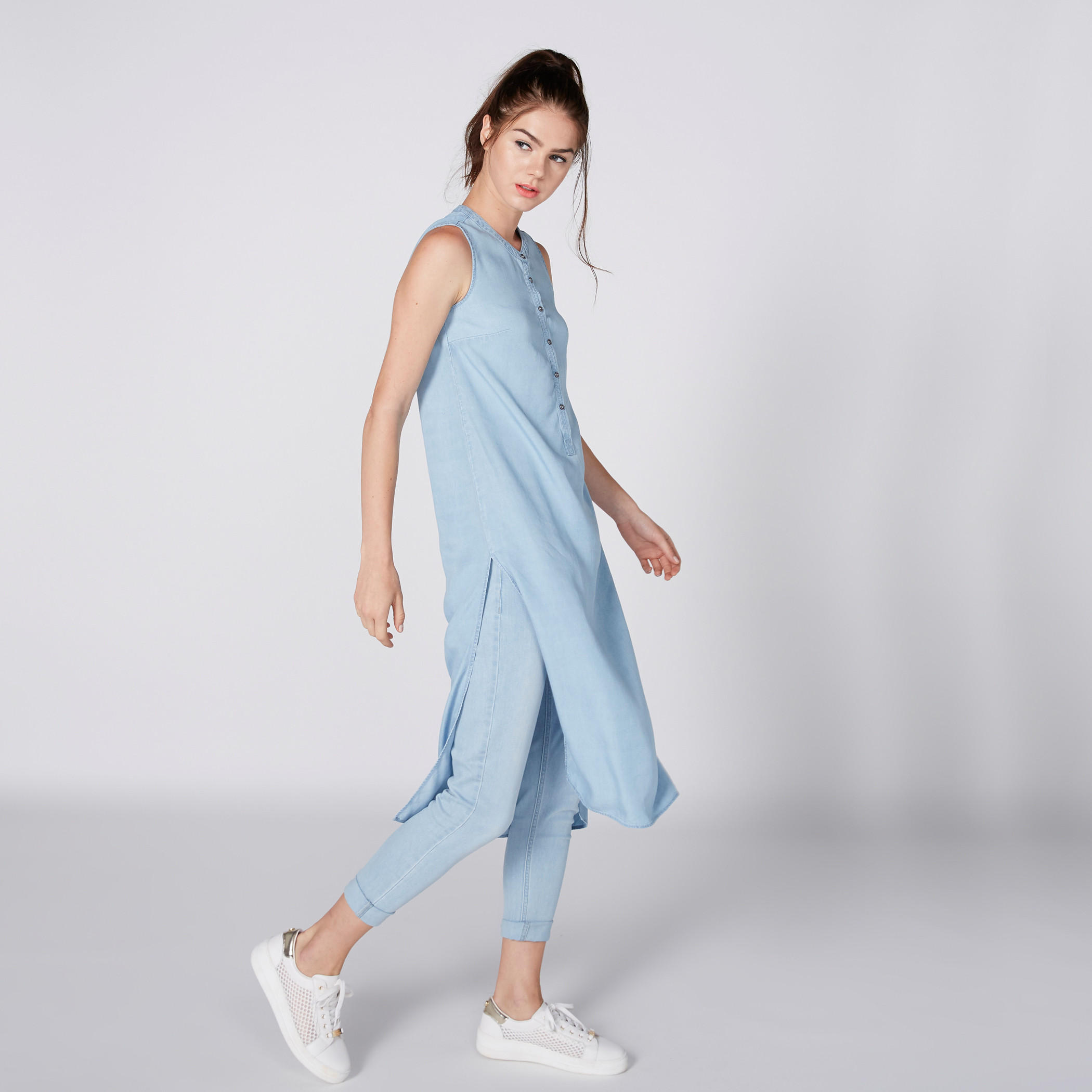 تونيك من الدينم دون أكمام بأزرار-women-clothing-shirtsandblouses-blouses-image-3
