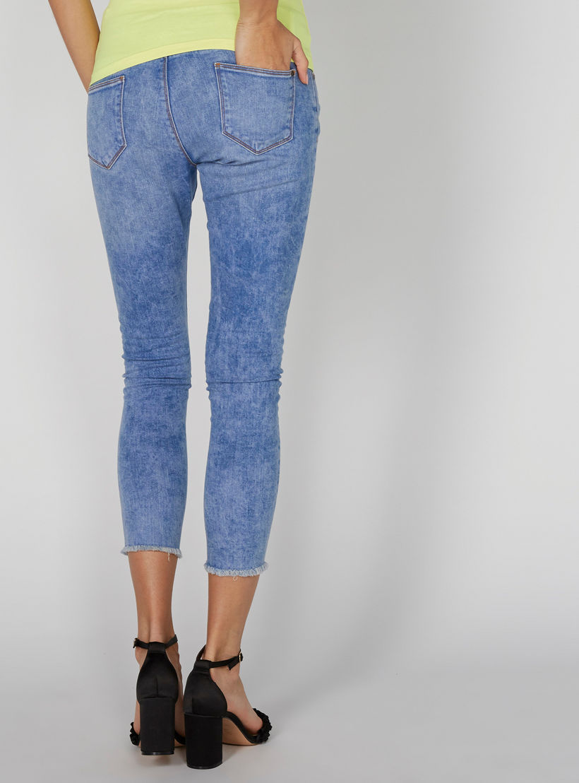 بنطال جينز قصير بجيوب-women-clothing-bottoms-jeans-image-1
