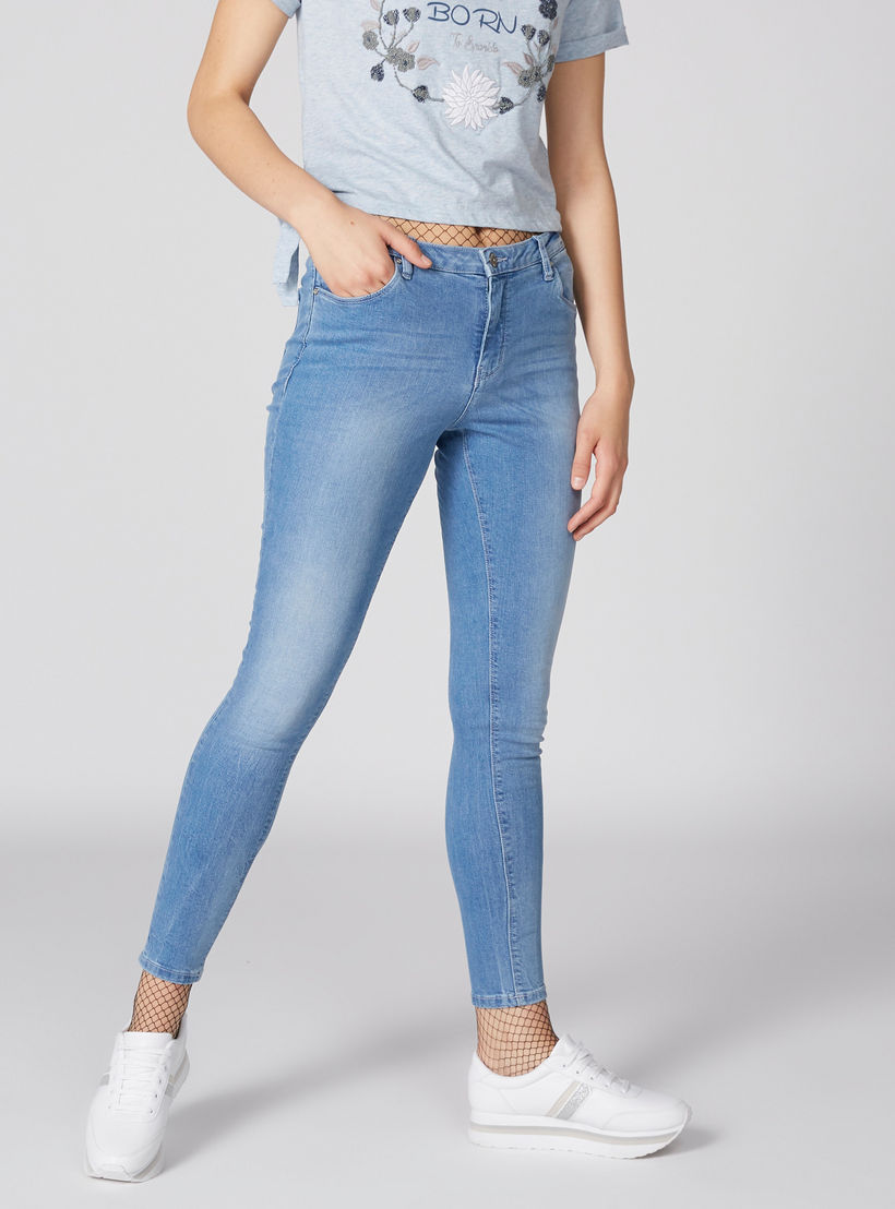بنطال جينز طويل بزر وجيوب-women-clothing-bottoms-jeans-image-1