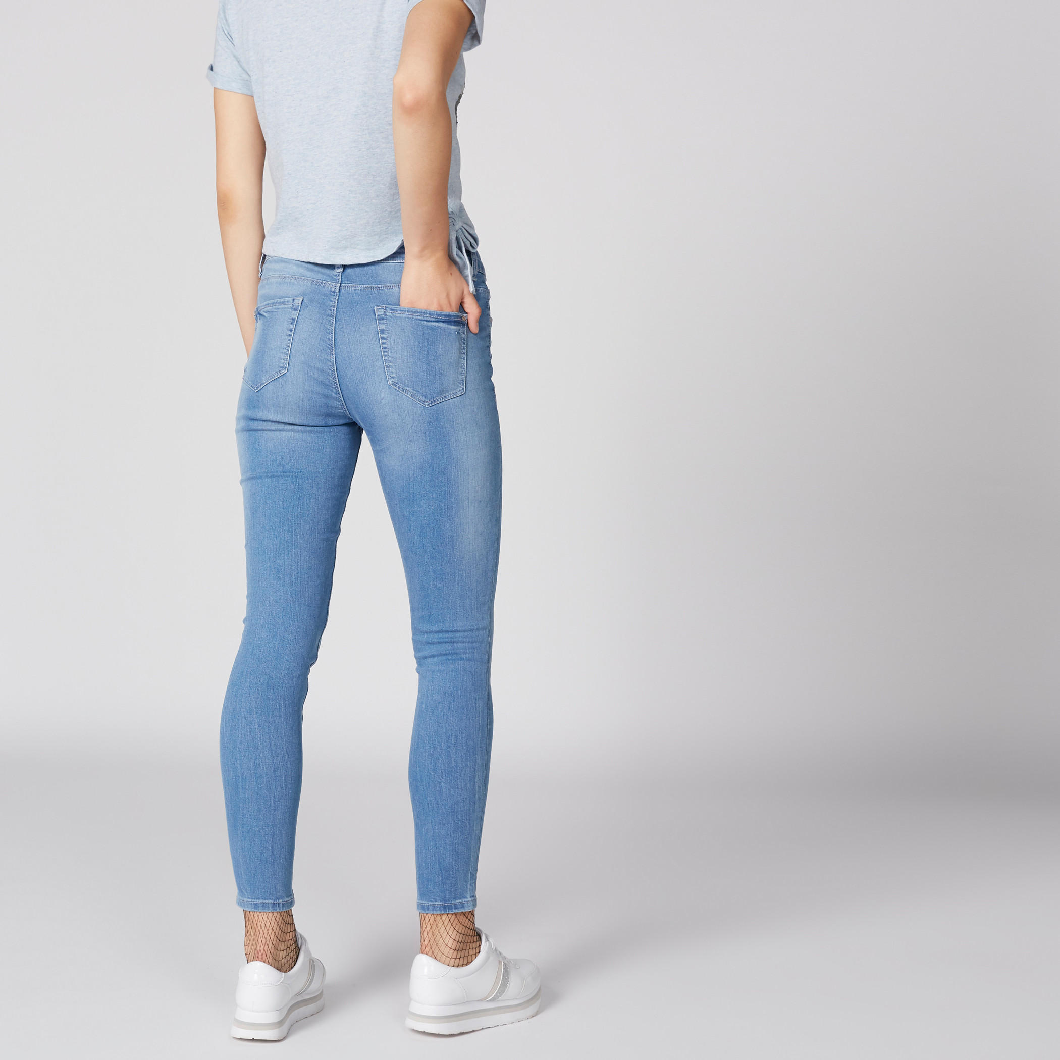 بنطال جينز طويل بزر وجيوب-women-clothing-bottoms-jeans-image-4