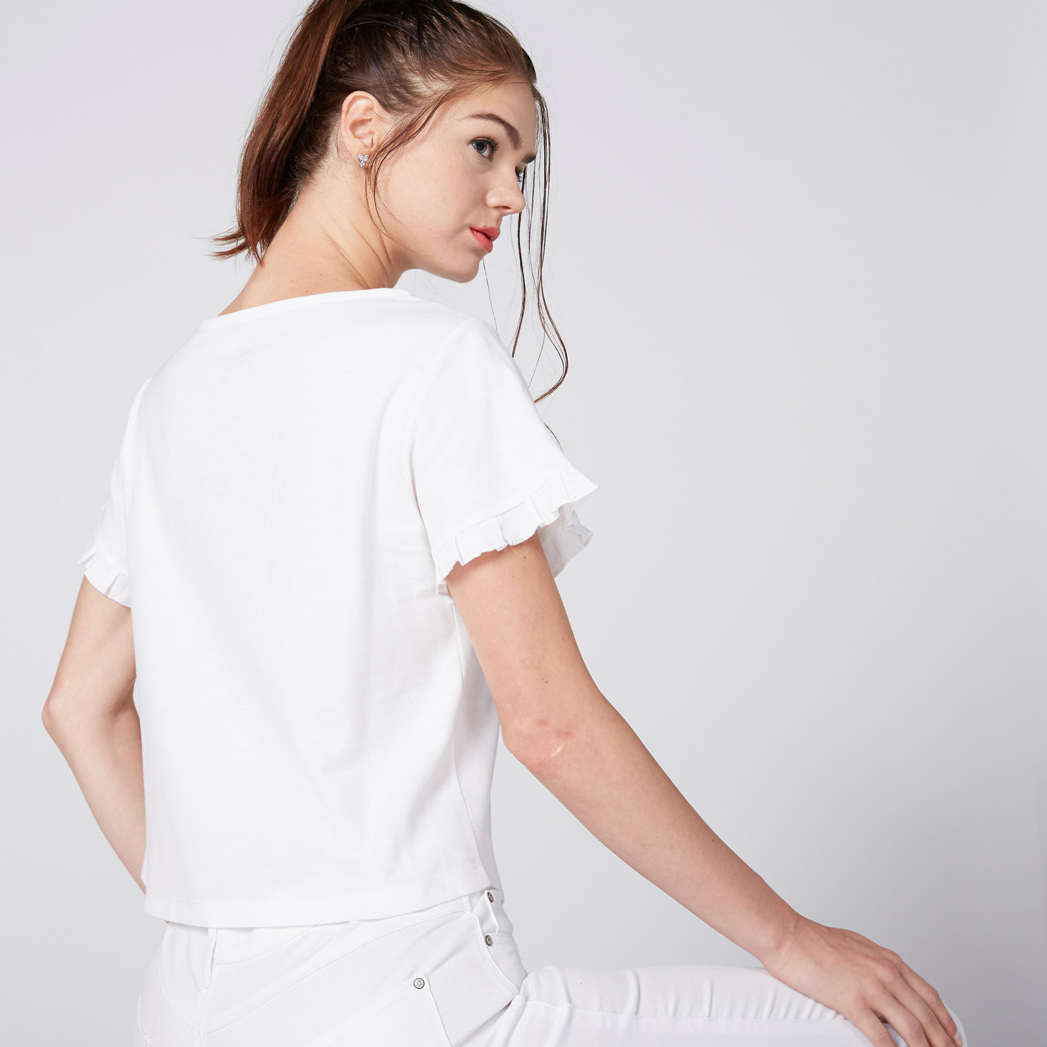 تيشيرت قصير مزيّن بأكمام قصيرة-women-clothing-tshirts-image-2