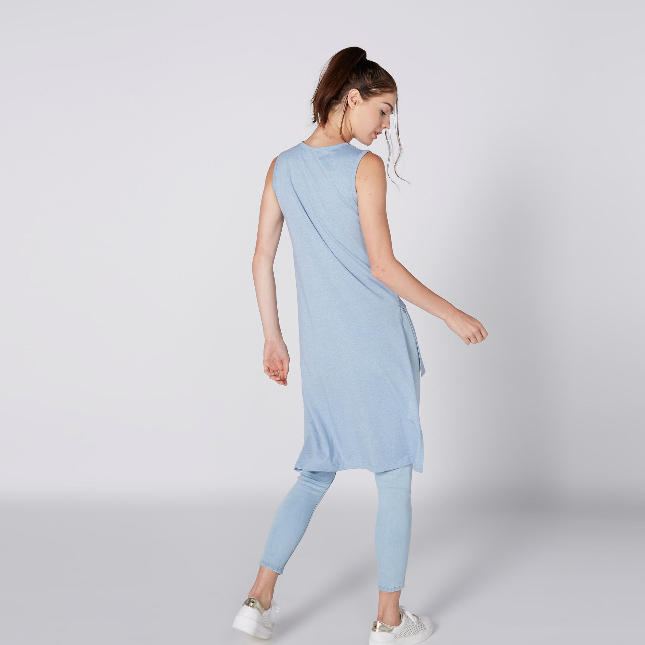 تيشيرت طويل دون أكمام بحوّاف غير مستوية وطبعات-women-clothing-tshirts-image-2