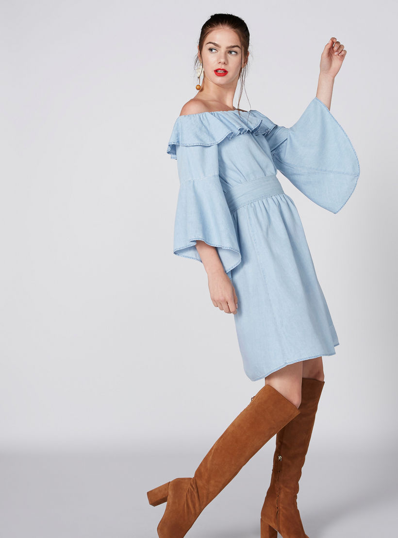 فستان متوسط الطول بأكتاف مكشوفة وأكمام عريضة-women-clothing-dresses-image-1