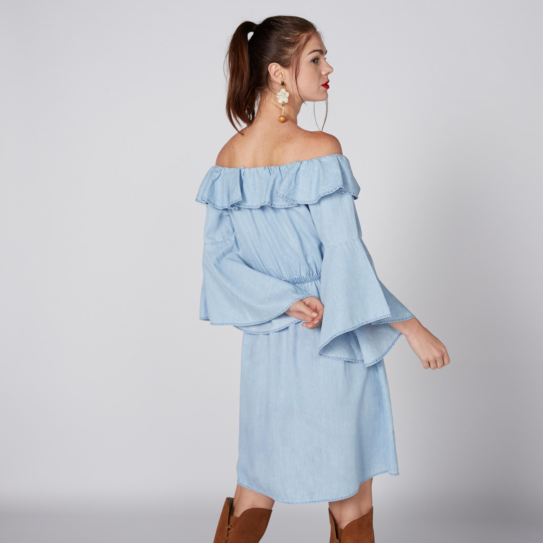 فستان متوسط الطول بأكتاف مكشوفة وأكمام عريضة-women-clothing-dresses-image-3