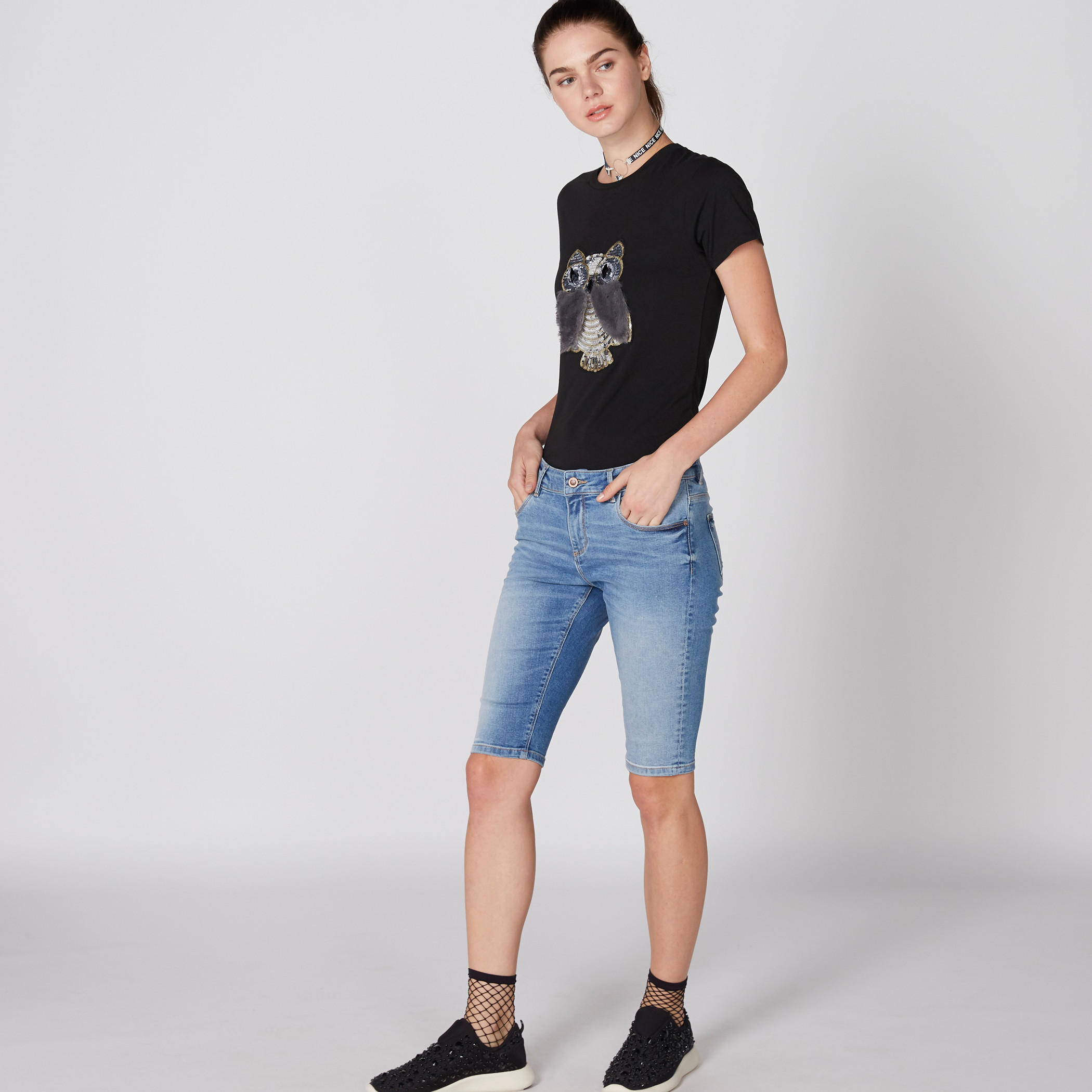 شورت من الدينم بزر إغلاق وجيوب-women-clothing-bottoms-shorts-image-1