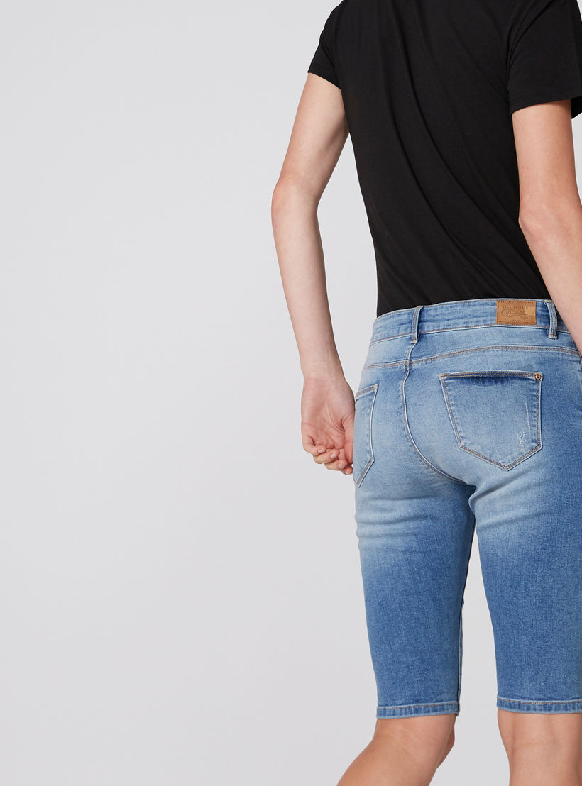 شورت من الدينم بزر إغلاق وجيوب-women-clothing-bottoms-shorts-image-2