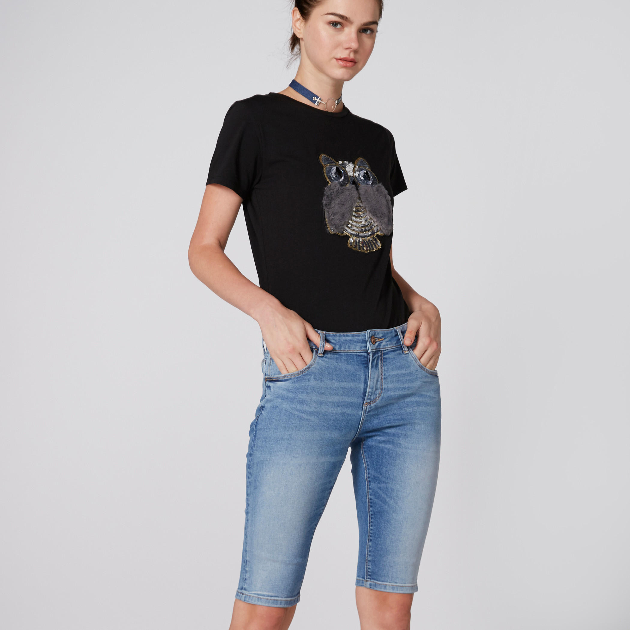 شورت من الدينم بزر إغلاق وجيوب-women-clothing-bottoms-shorts-image-3