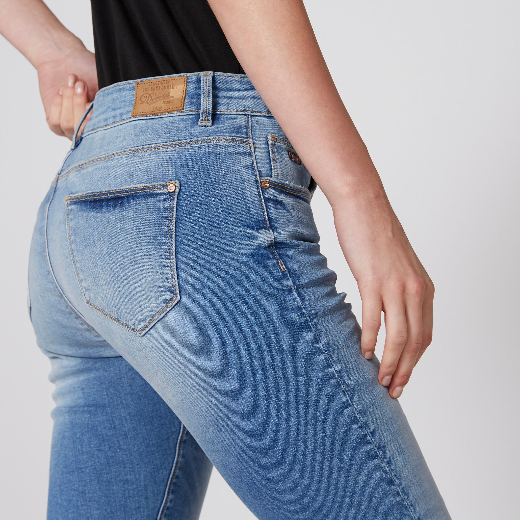شورت من الدينم بزر إغلاق وجيوب-women-clothing-bottoms-shorts-image-4