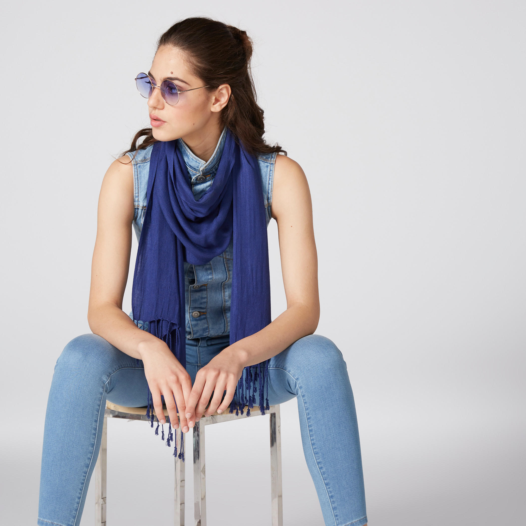 جاكيت من الدينم دون أكمام بأزرار وجيوب-women-winterwear-coatsandjackets-jackets-image-1