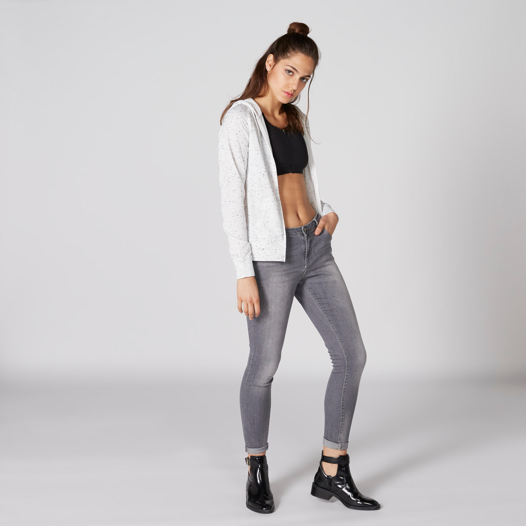 بنطال جينز طويل بزر إغلاق وجيوب-women-clothing-bottoms-jeans-image-1