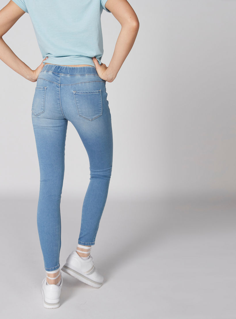 بنطال جينز طويل بخصر مطاطي وقصة سكيني-women-clothing-bottoms-leggings-image-2