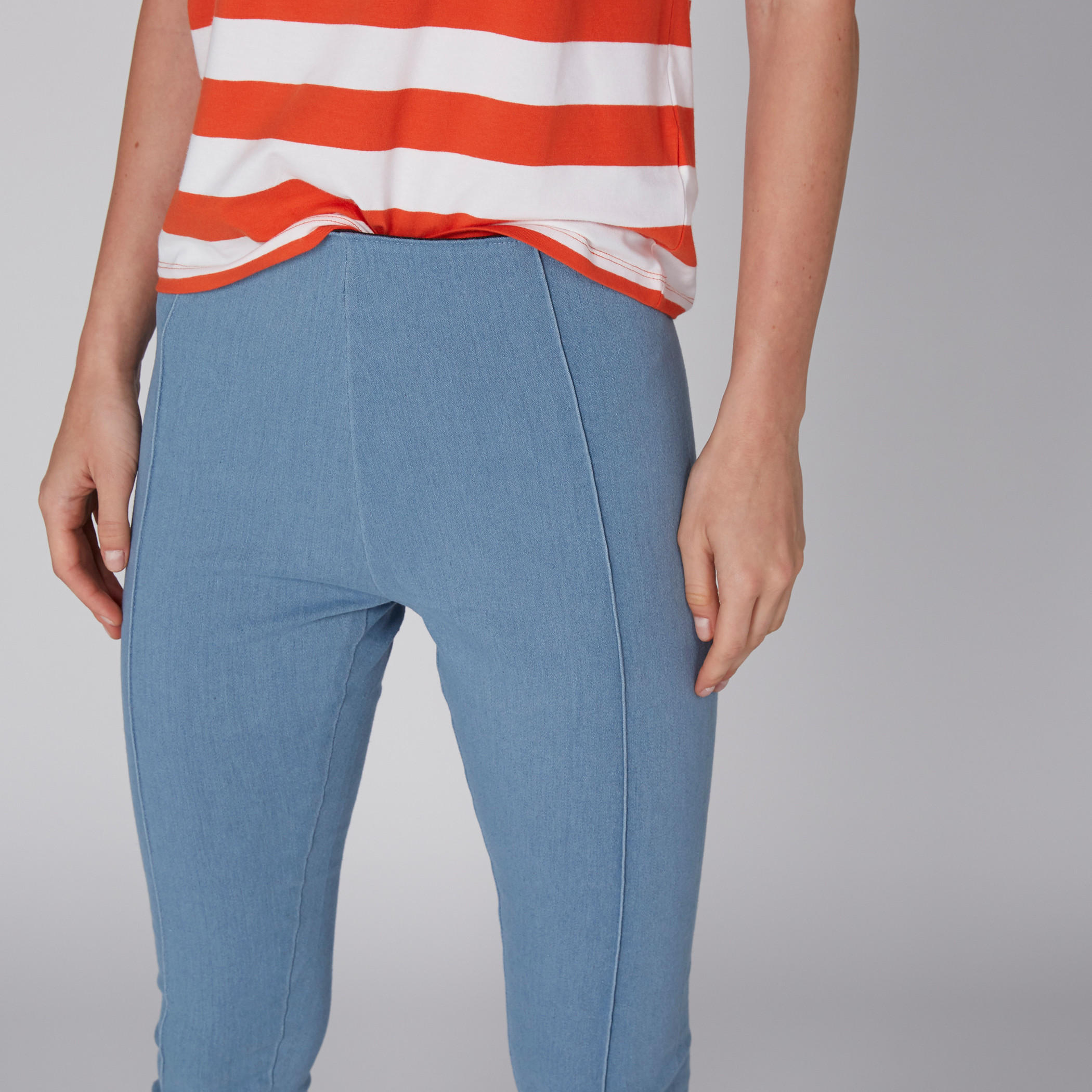بنطال بقصّة ضيّقة وخصر مرتفع-women-clothing-bottoms-leggings-image-2