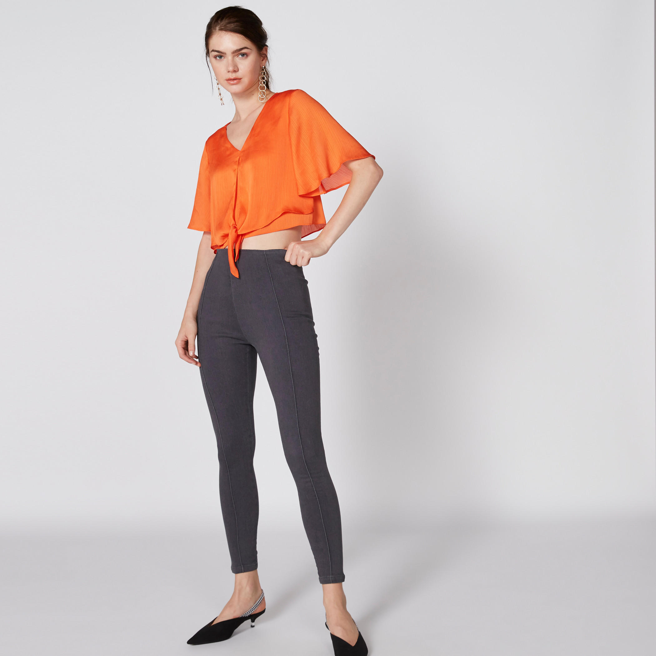 بنطال بقصّة ضيّقة وخصر مرتفع-women-clothing-bottoms-leggings-image-1