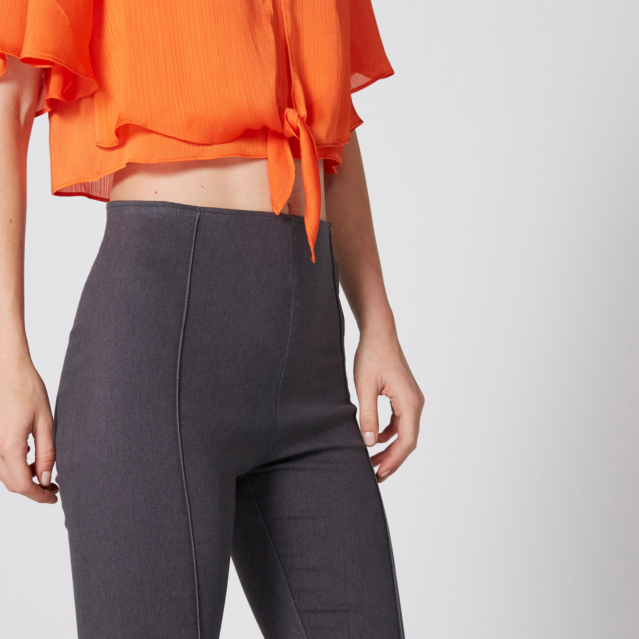 بنطال بقصّة ضيّقة وخصر مرتفع-women-clothing-bottoms-leggings-image-3