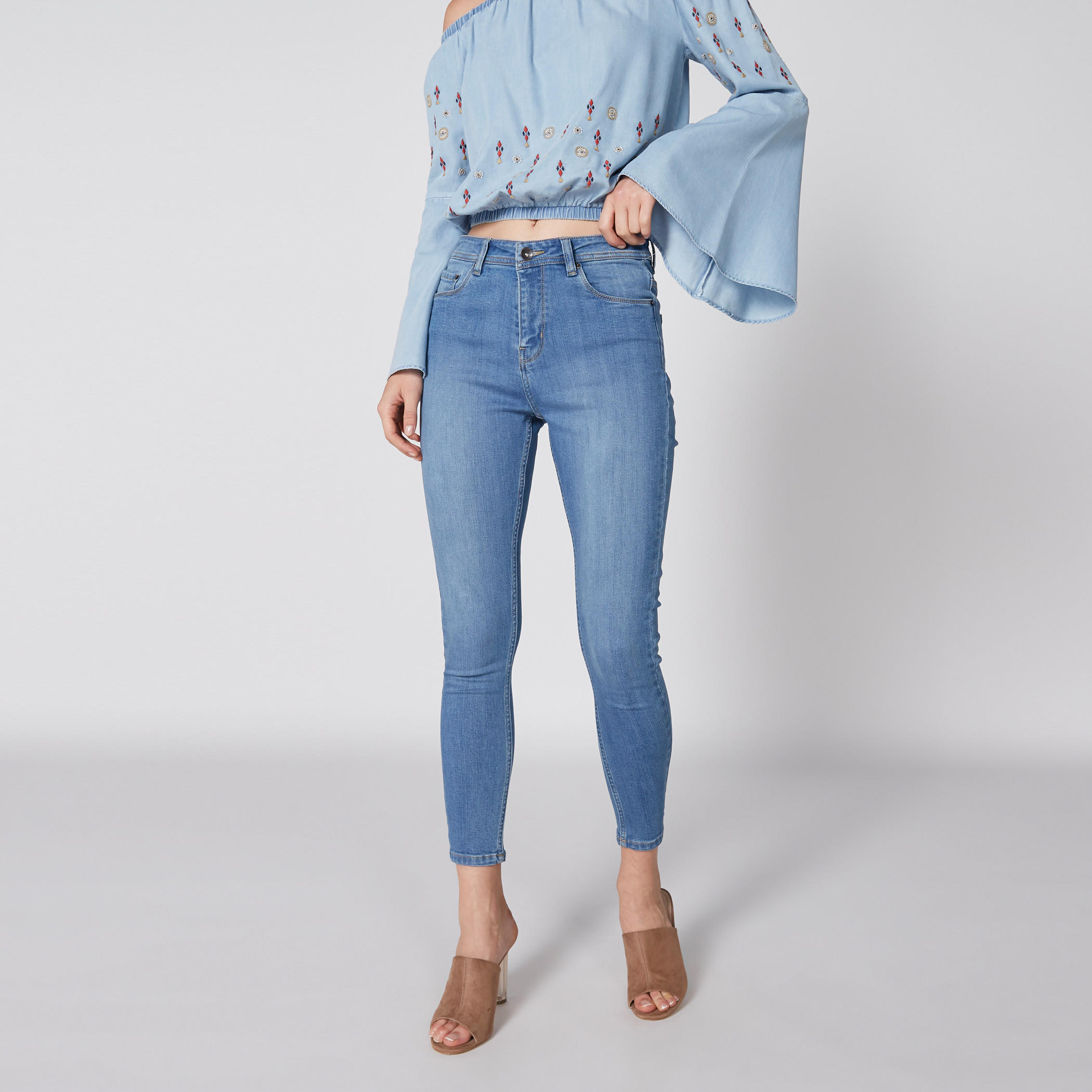 بنطال جينز طويل بزر وجيوب-women-clothing-bottoms-jeans-image-2
