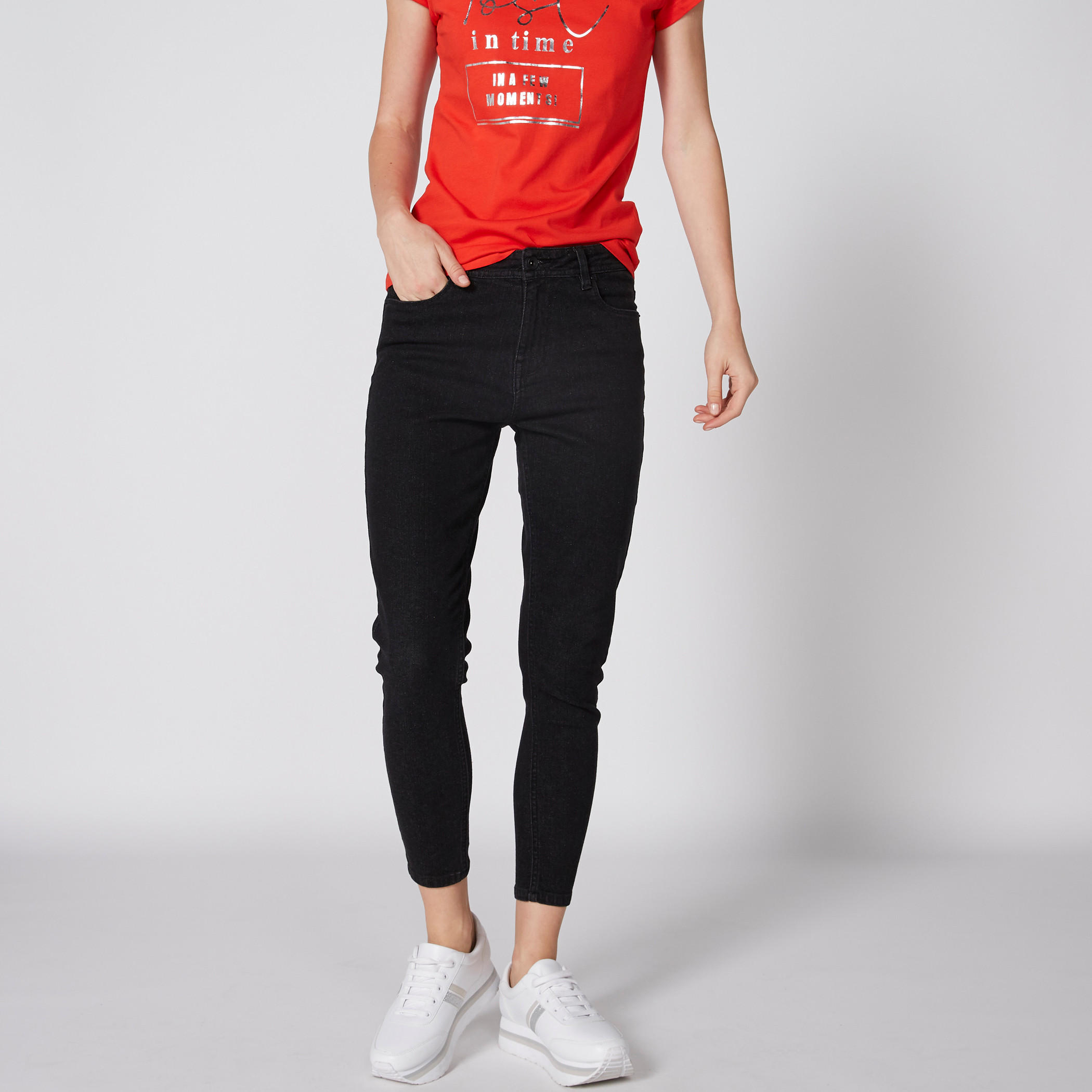 بِنطال جينز طويل بزر إغلاق وجيوب-women-clothing-bottoms-jeans-image-3