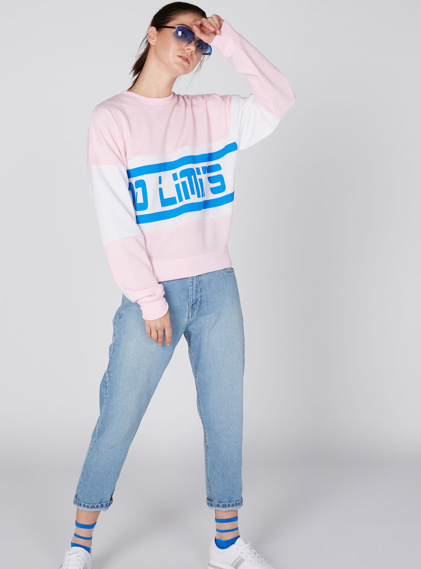 بنطال جينز قصير بزر إغلاق وجيوب-women-clothing-bottoms-jeans-image-1