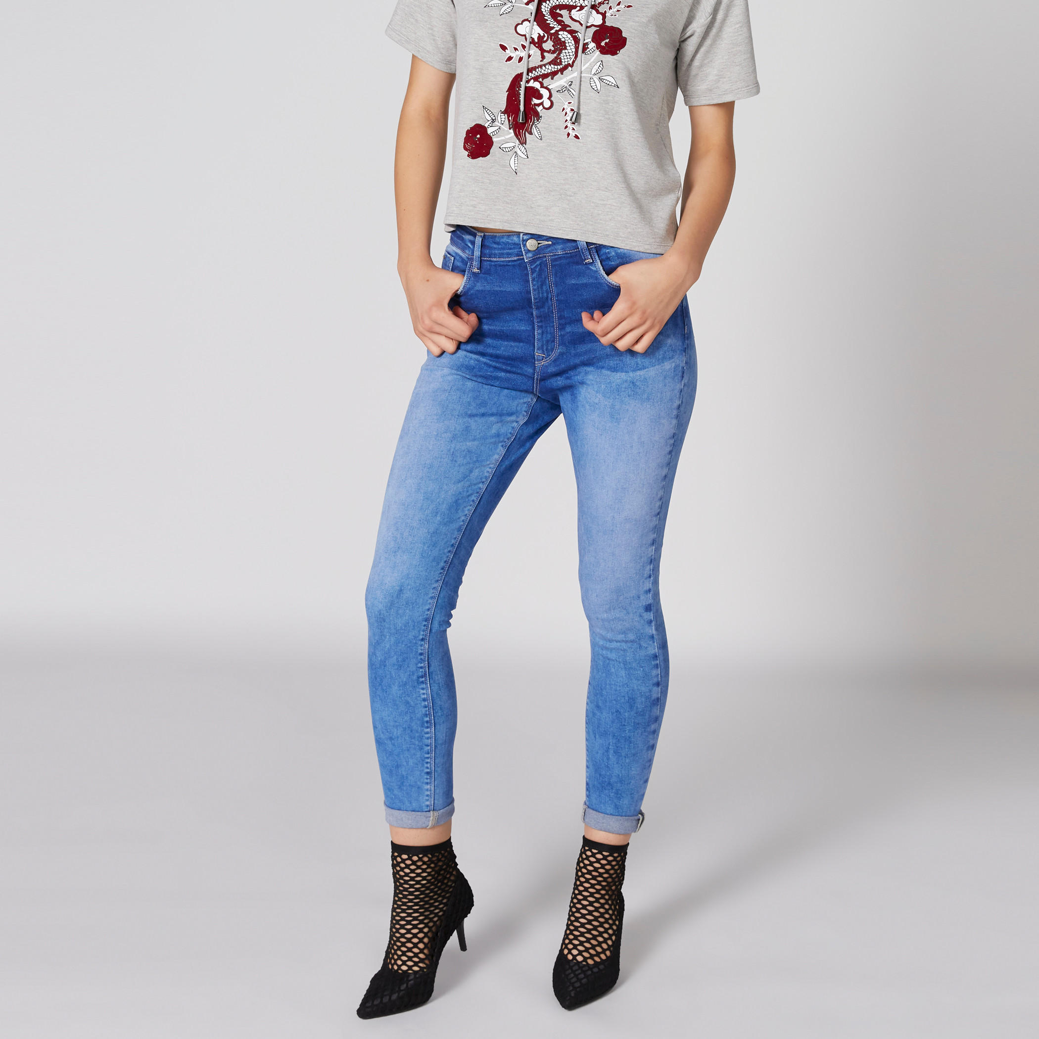 بنطال جينز طويل بزر وجيوب-women-clothing-bottoms-jeans-image-1