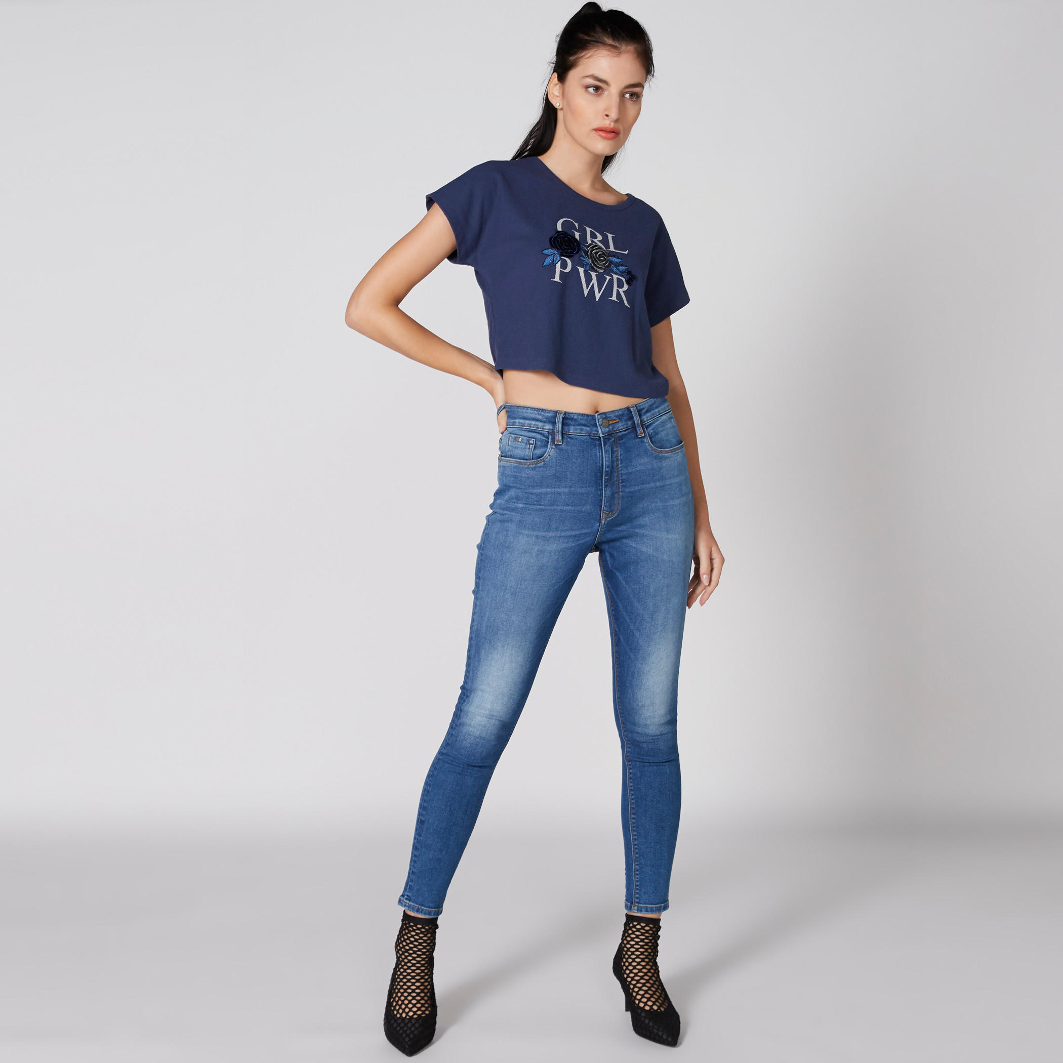 بنطال جينز طويل بزر إغلاق وجيوب-women-clothing-bottoms-jeans-image-3