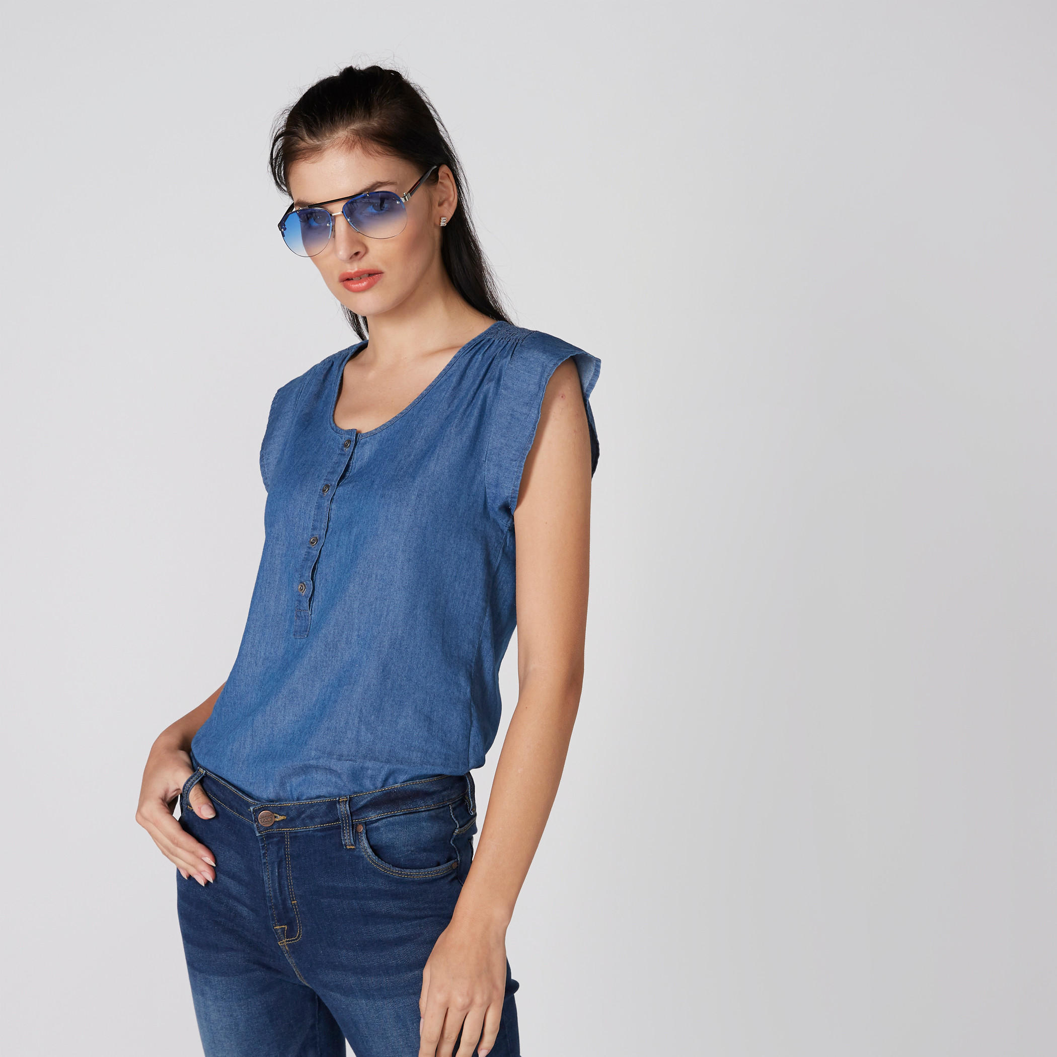 بلوزة من الدينم بياقة هينلي وأكمام كاب-women-clothing-shirtsandblouses-blouses-image-1