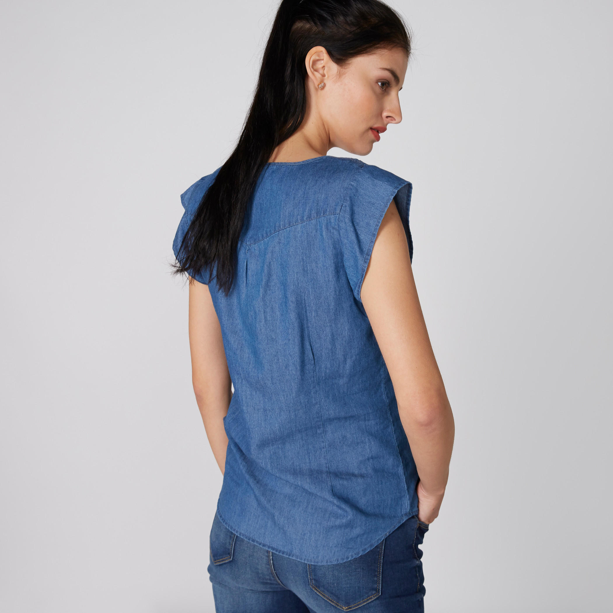 بلوزة من الدينم بياقة هينلي وأكمام كاب-women-clothing-shirtsandblouses-blouses-image-2