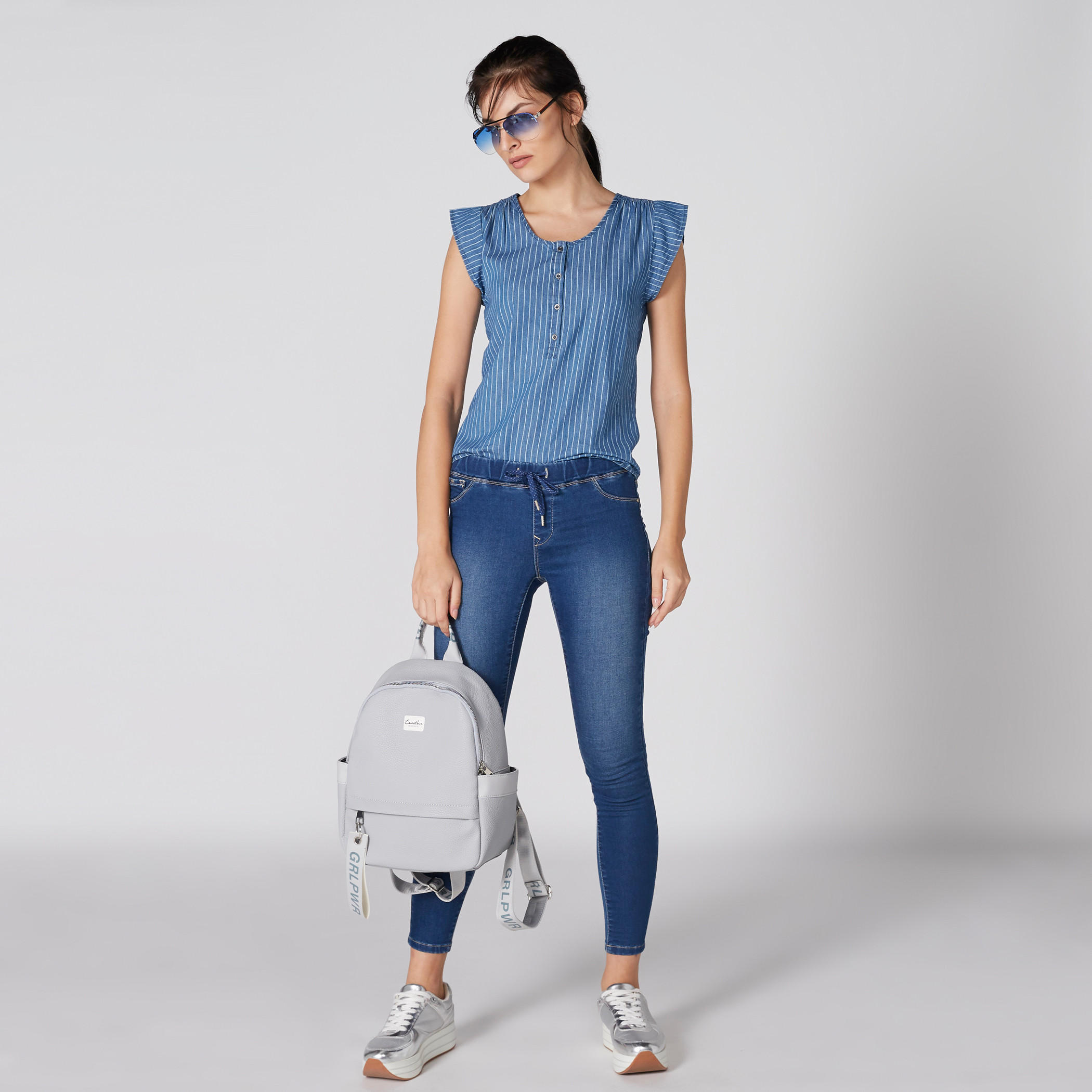بلوزة مقلمة بياقة هينلي وأكمام كاب-women-clothing-shirtsandblouses-blouses-image-3
