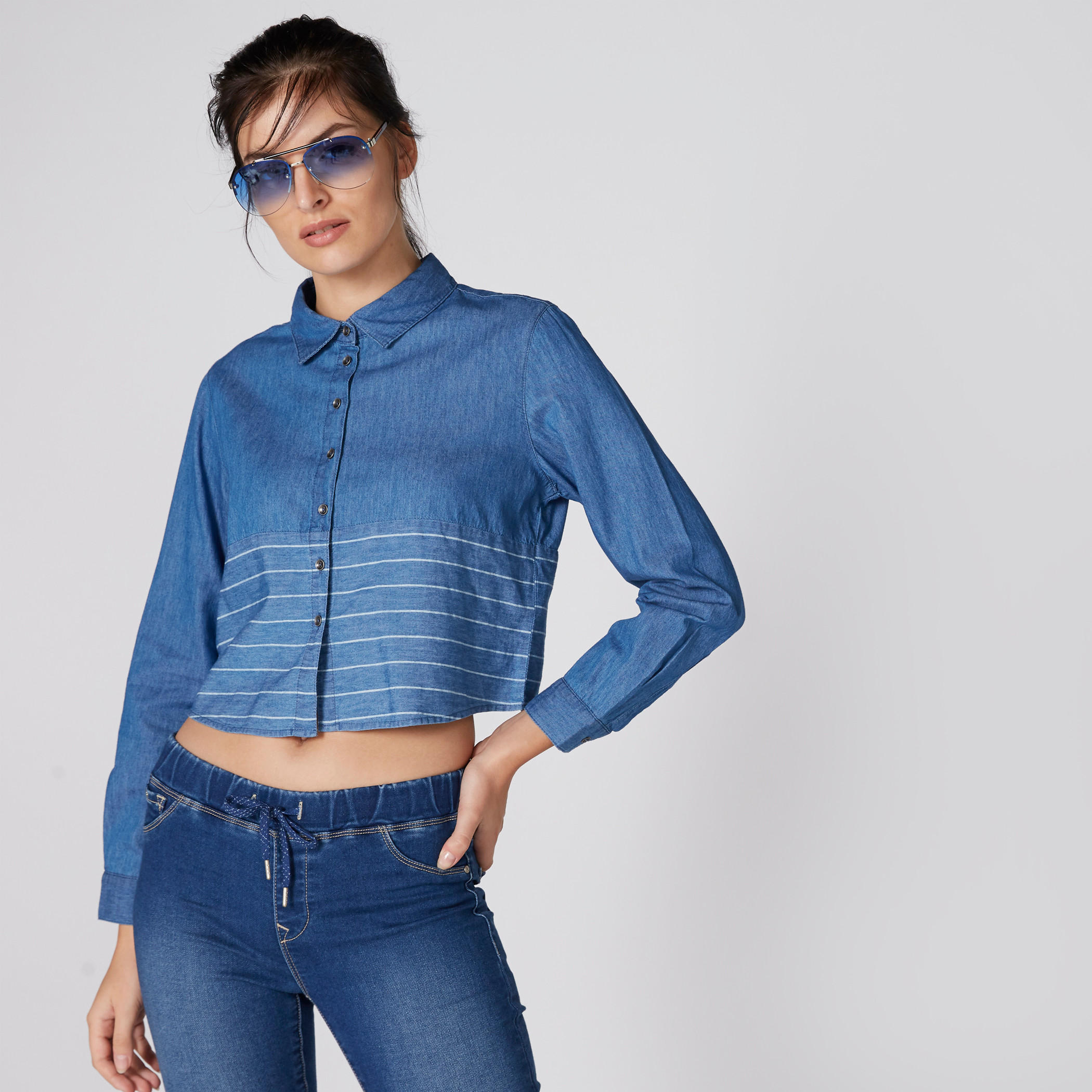 قميص قصير ومقلم بأكمام طويلة وأزرار-women-clothing-shirtsandblouses-shirts-image-1