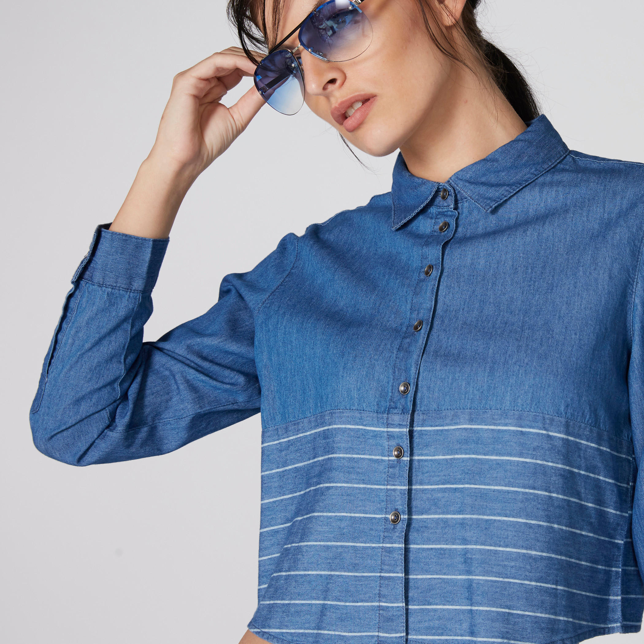 قميص قصير ومقلم بأكمام طويلة وأزرار-women-clothing-shirtsandblouses-shirts-image-4