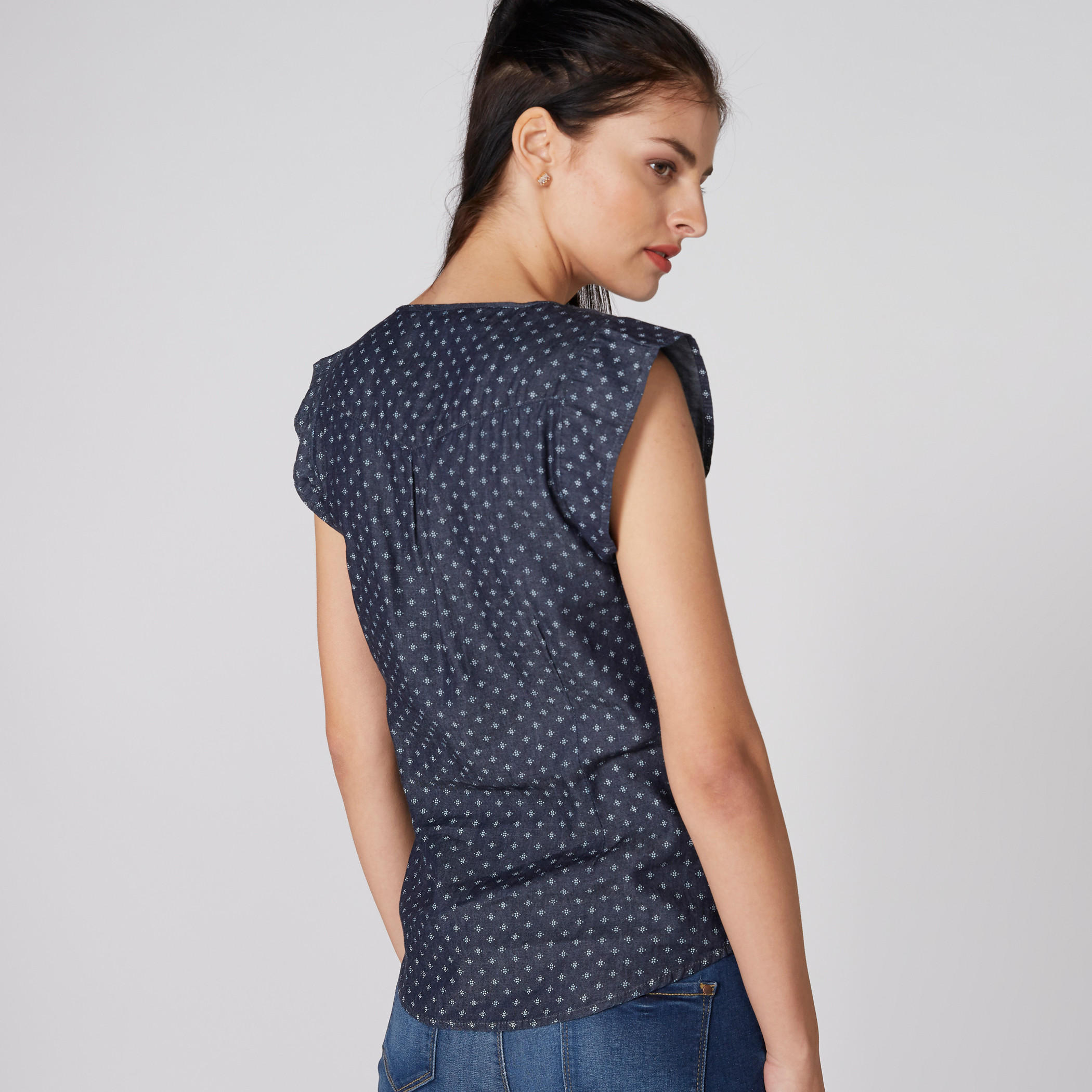بلوزة بياقة هينلي وأكمام كاب وطبعات-women-clothing-shirtsandblouses-blouses-image-2
