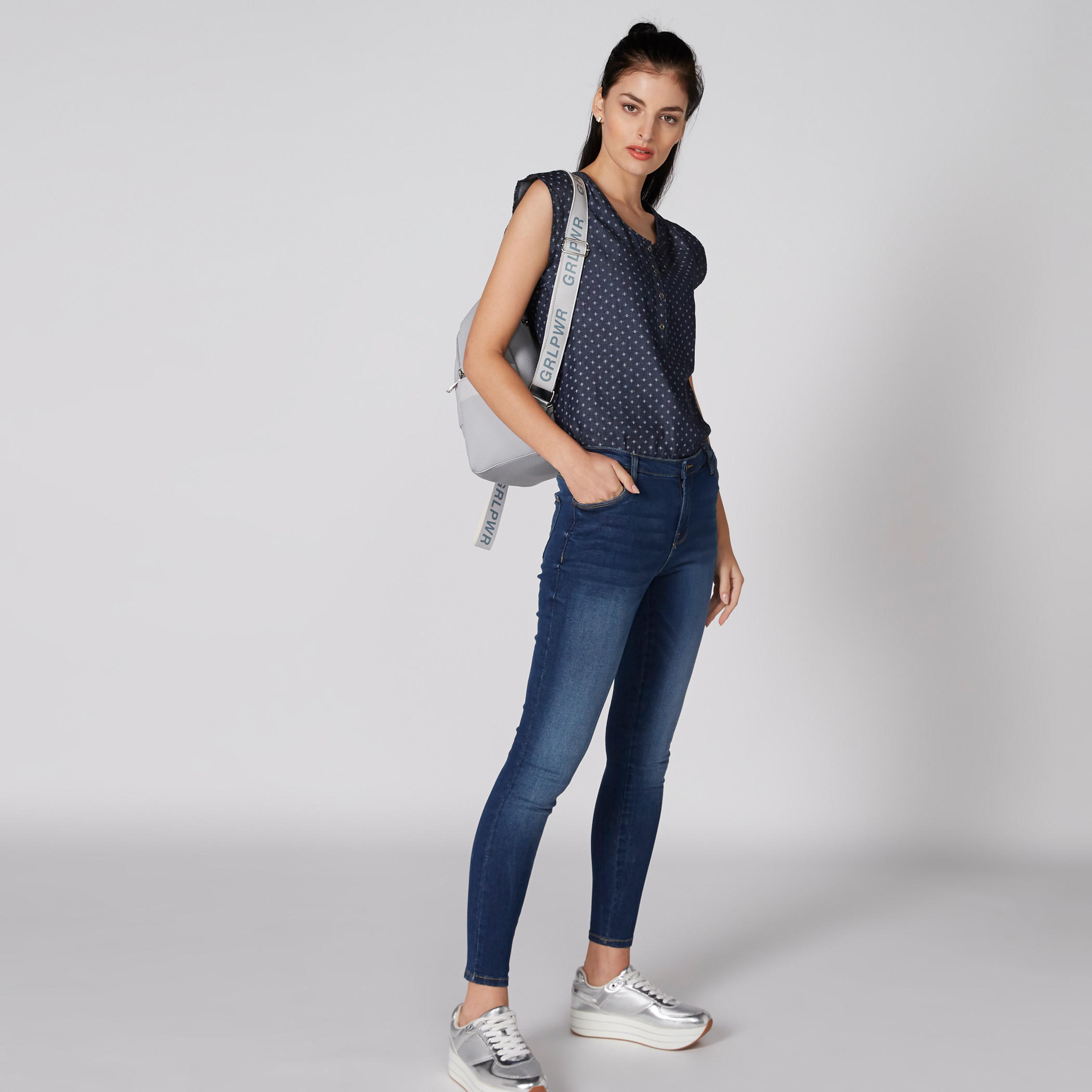 بلوزة بياقة هينلي وأكمام كاب وطبعات-women-clothing-shirtsandblouses-blouses-image-3