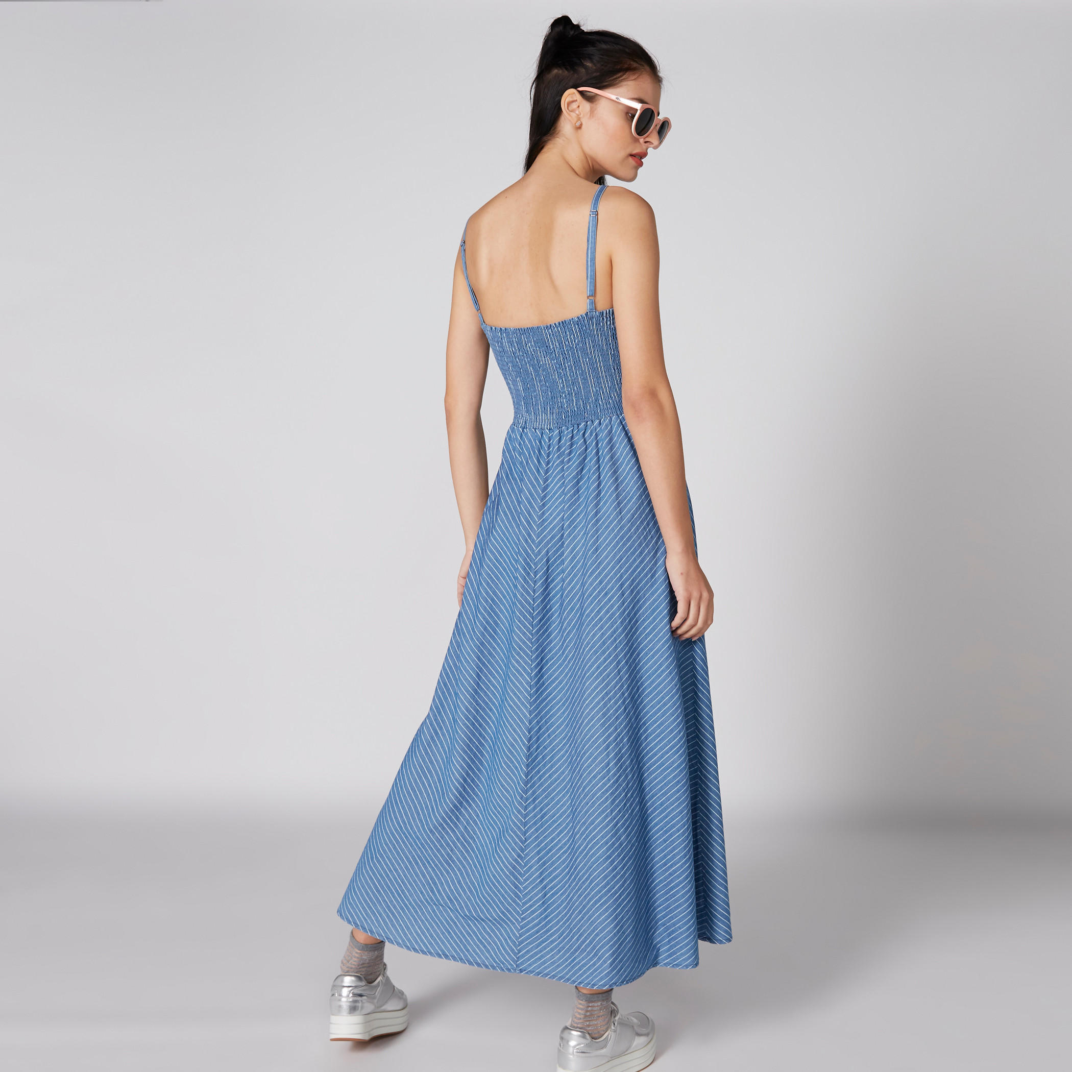 فستان طويل مقلّم بحمّالات قابلة للتعديل ودرزات-women-clothing-dresses-image-2