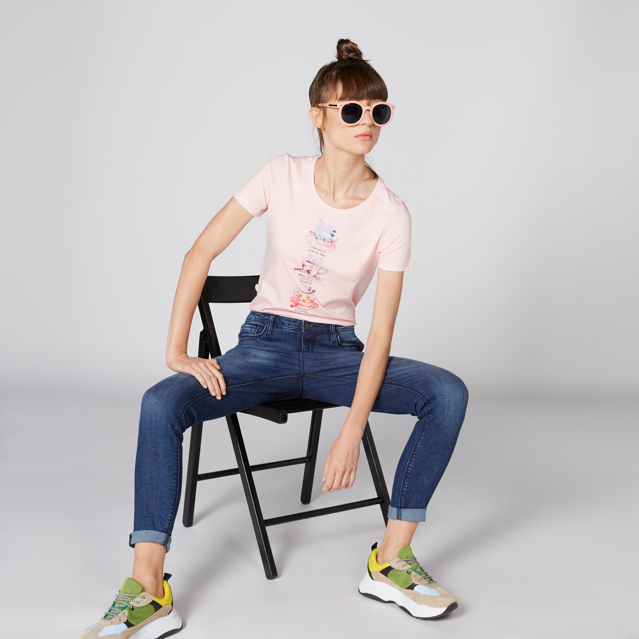 بِنطال جينز طويل بزر إغلاق وجيوب-women-clothing-bottoms-jeans-image-1