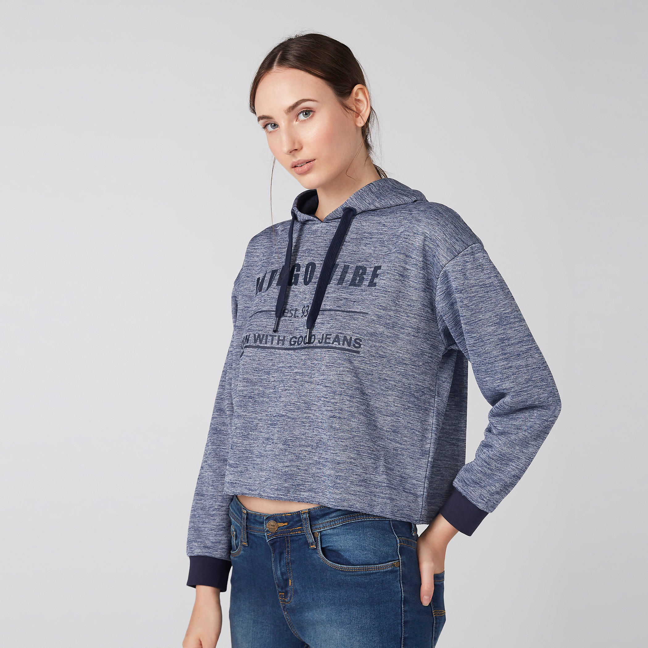 سويت شيرت بقبعة وأكمام طويلة وطبعات-women-winterwear-hoodiesandsweatshirts-hoodies-image-2