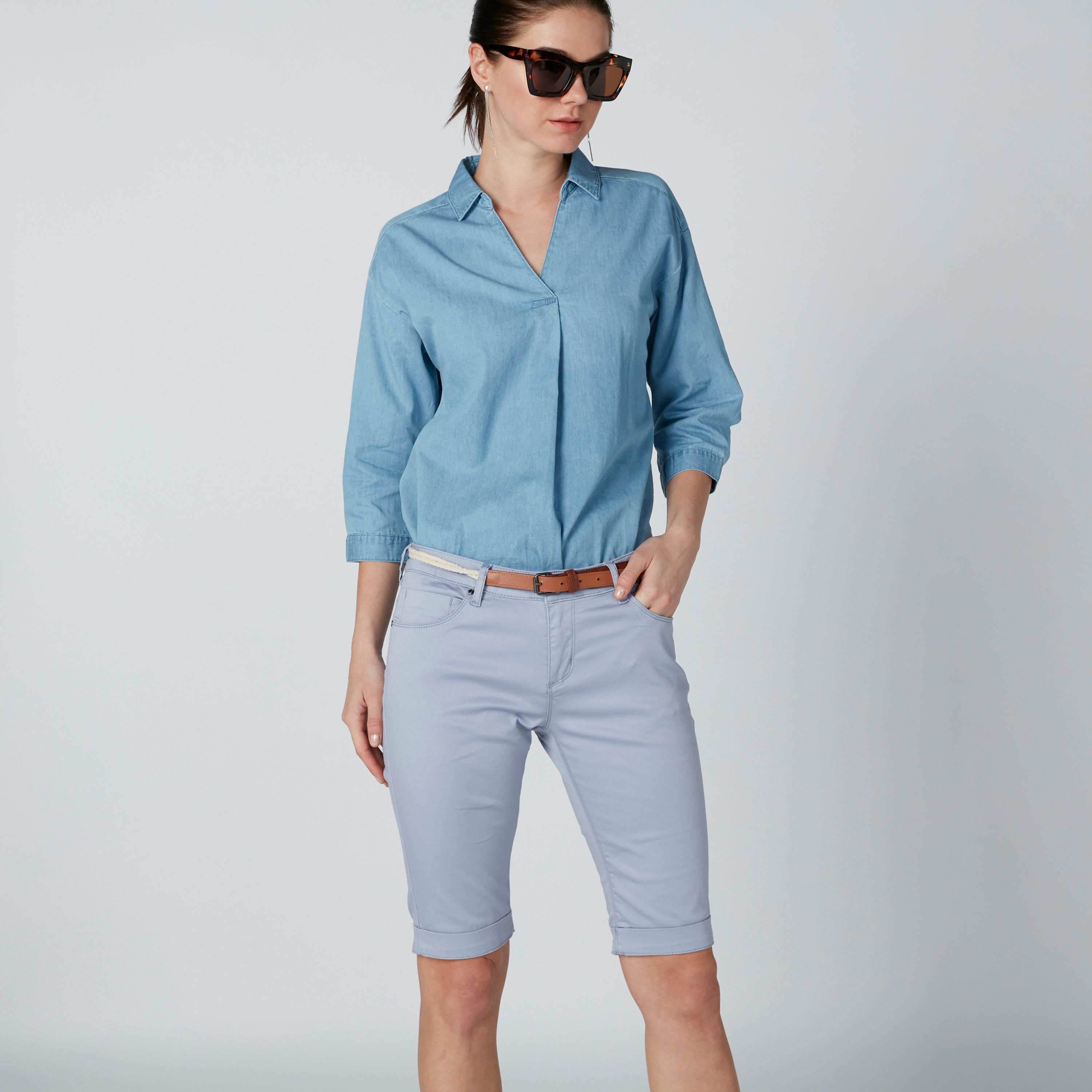 شورت دينم بخصر منخفض وجيوب-women-clothing-bottoms-shorts-image-3