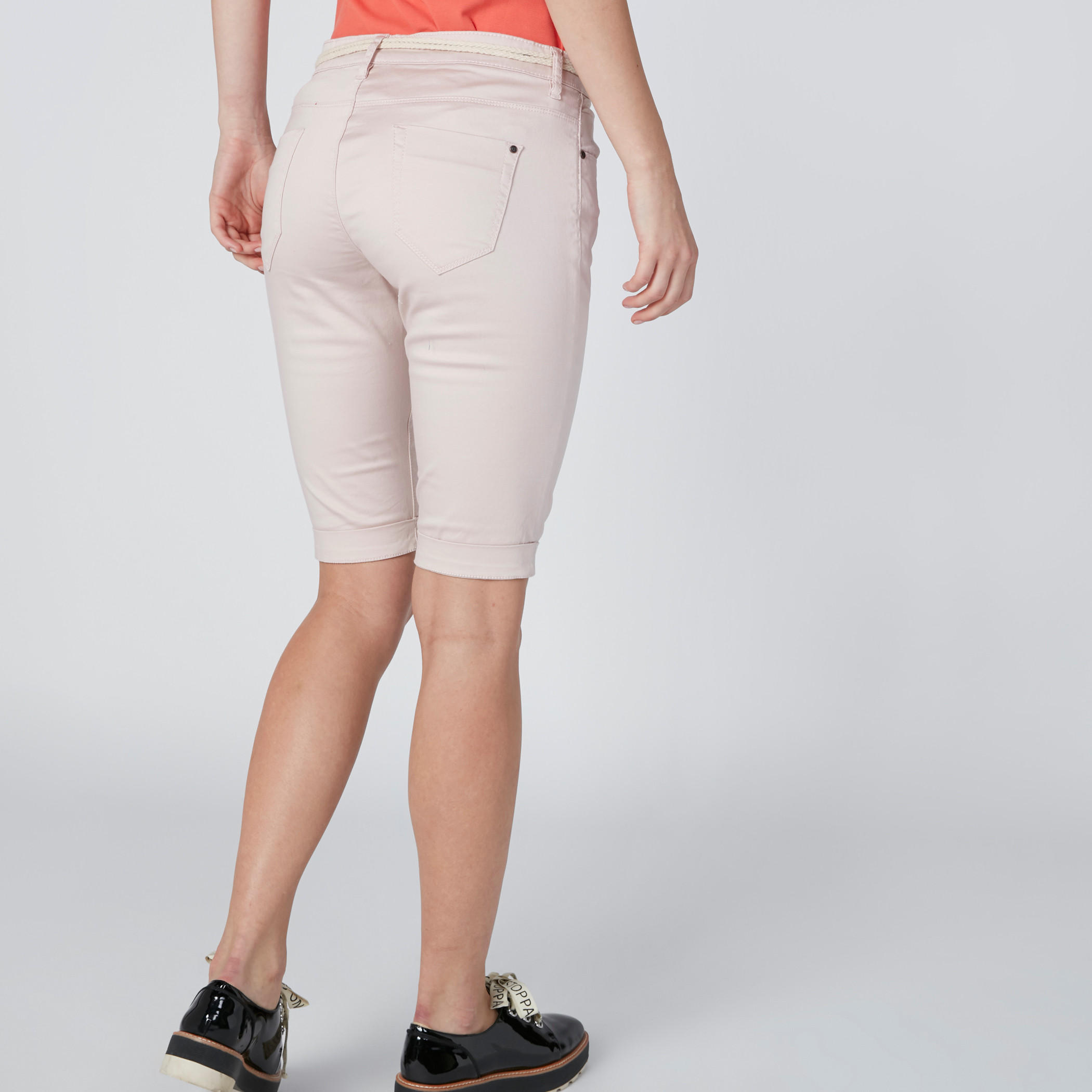 شورت دينم سليم فيت بجيوب-women-clothing-bottoms-shorts-image-2