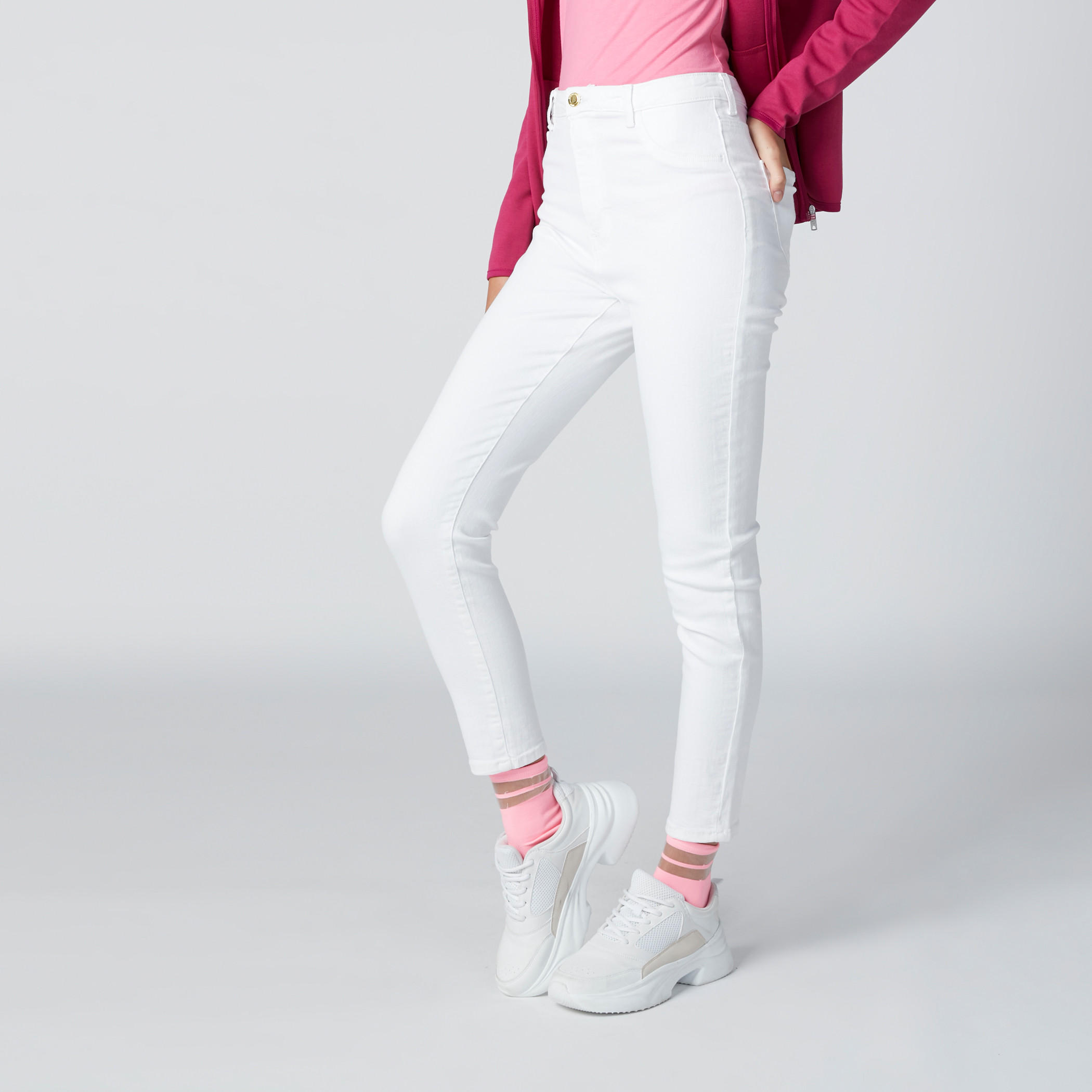 بنطال جينز سكيني بخصر مرتفع-women-clothing-bottoms-jeans-image-1