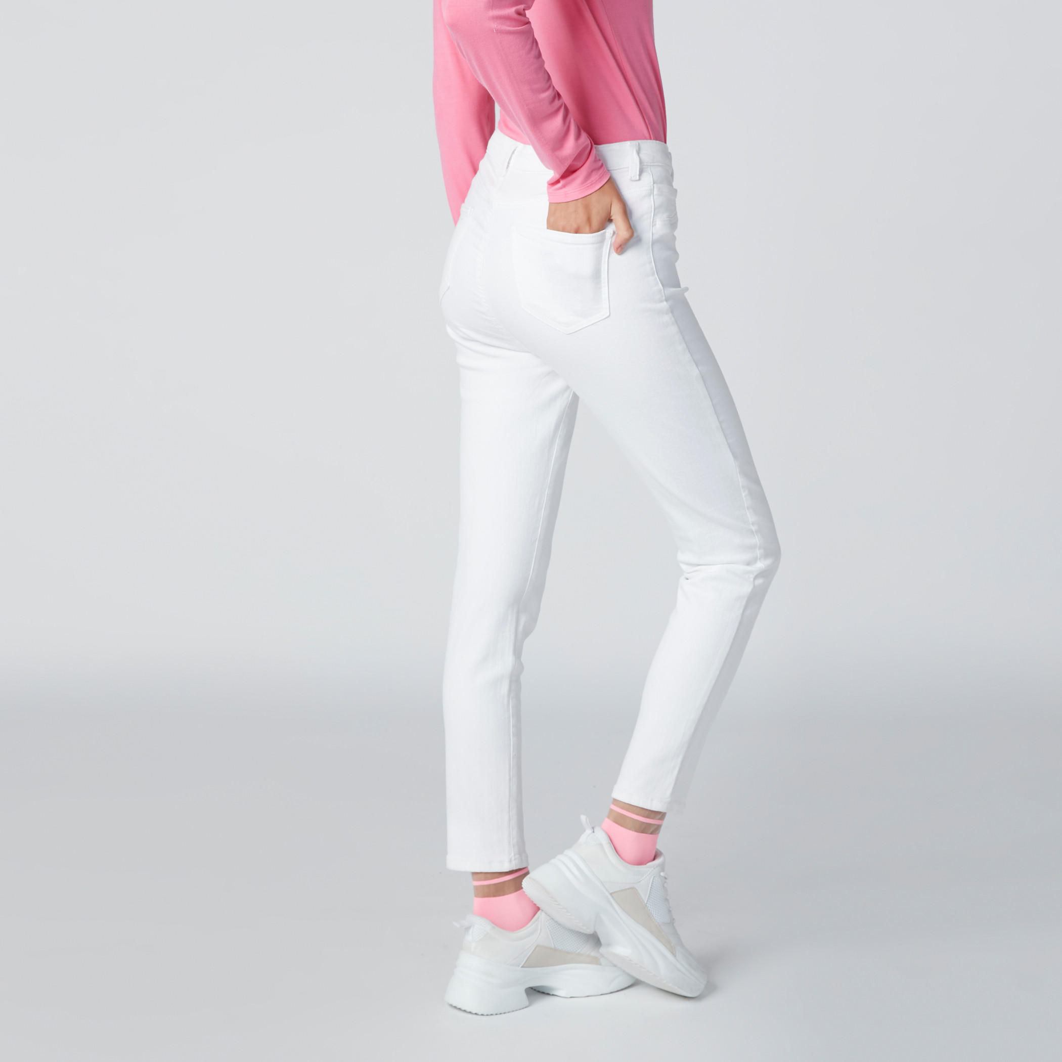 بنطال جينز سكيني بخصر مرتفع-women-clothing-bottoms-jeans-image-2