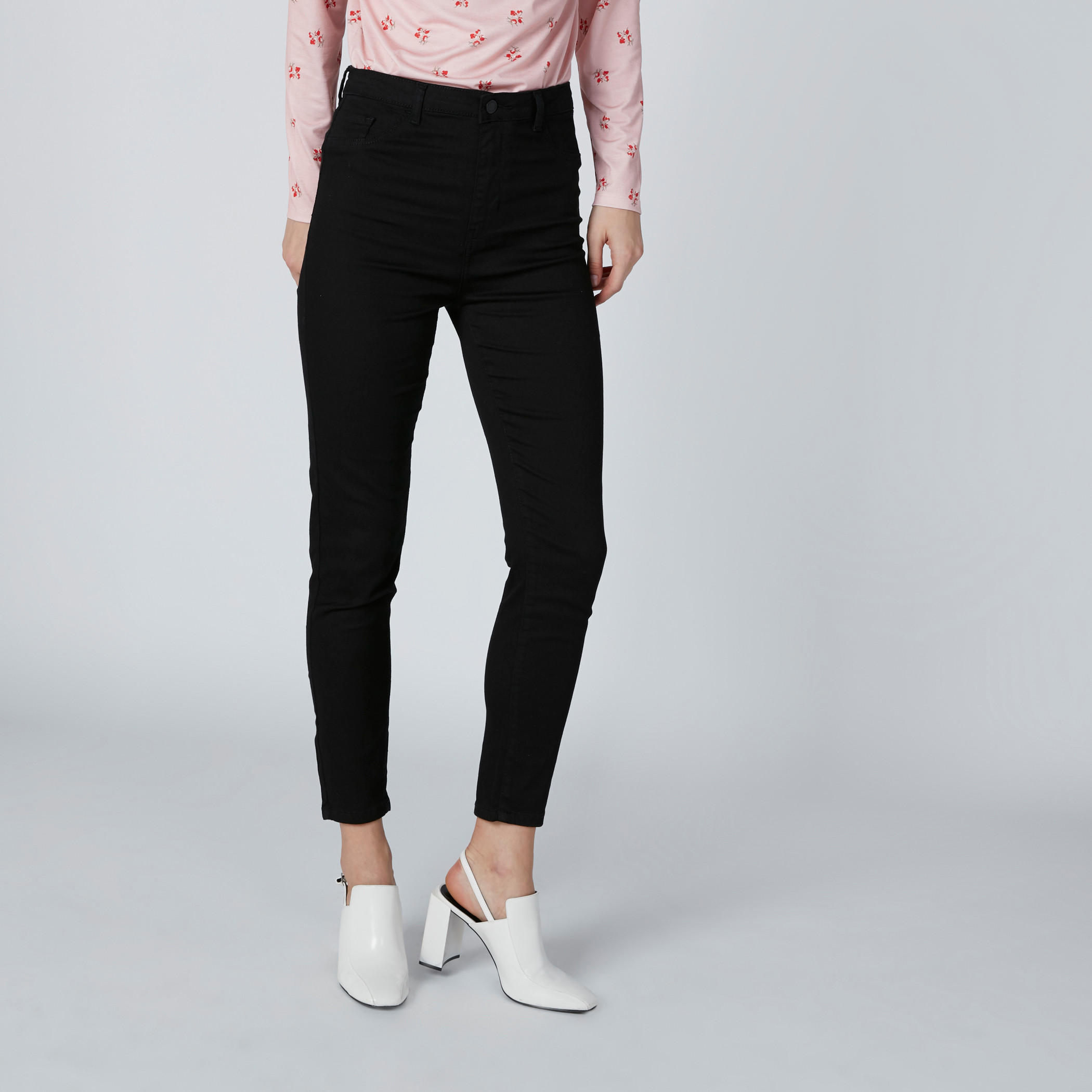 بنطال من الدينم بطول الكاحل وجيوب-women-clothing-bottoms-jeans-image-3