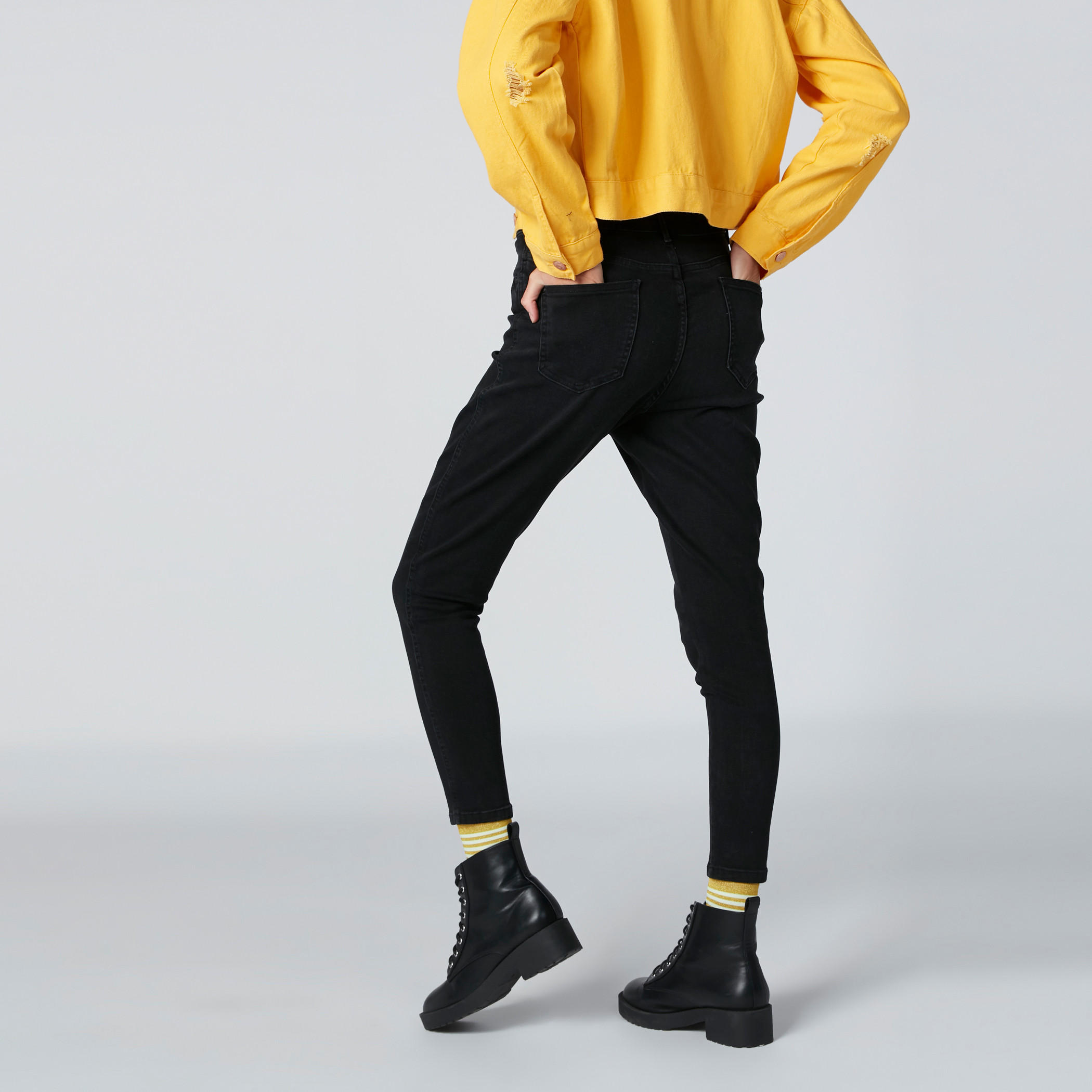بنطال جينز عالي الخصر بزر إغلاق-women-clothing-bottoms-jeans-image-2