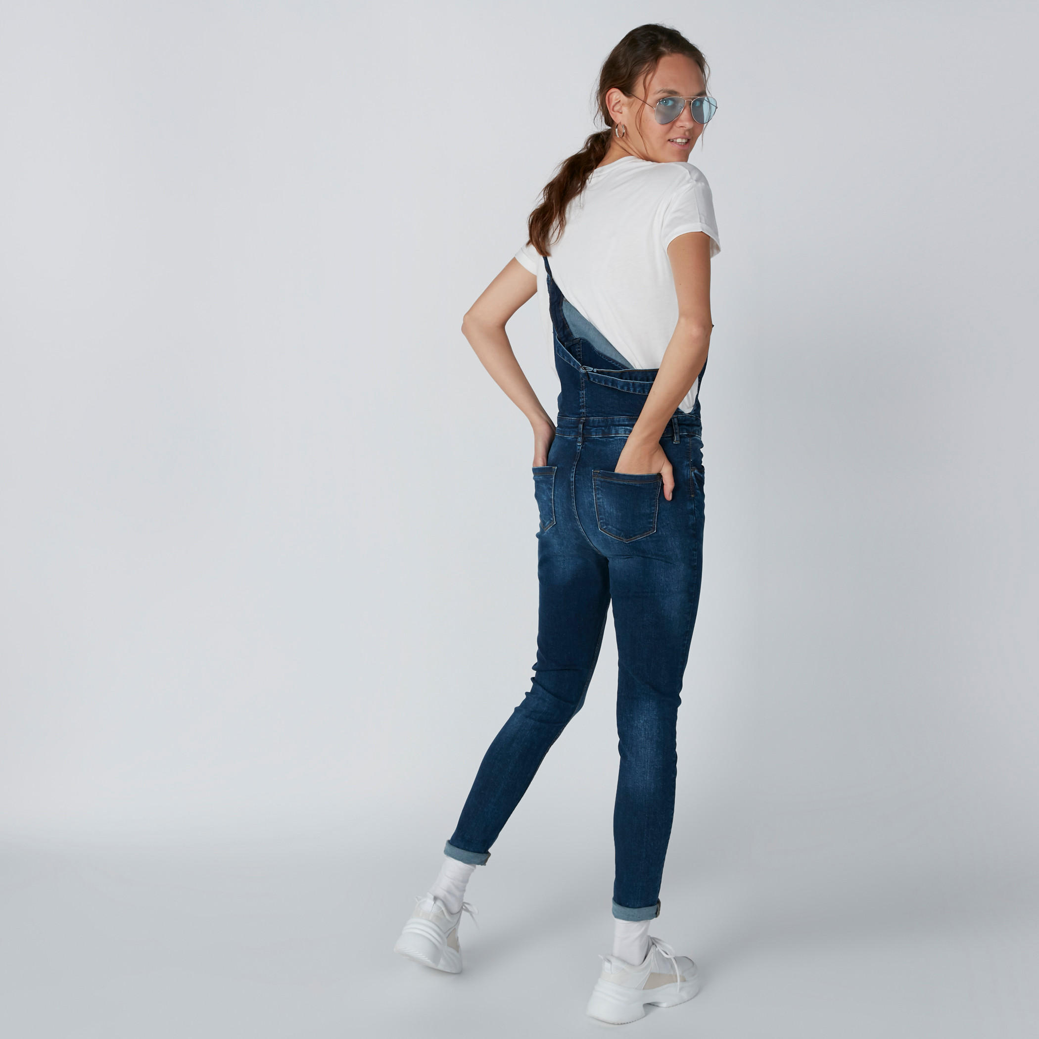 دنغري طويل من الدينم بجيوب-women-clothing-bottoms-jeans-image-2