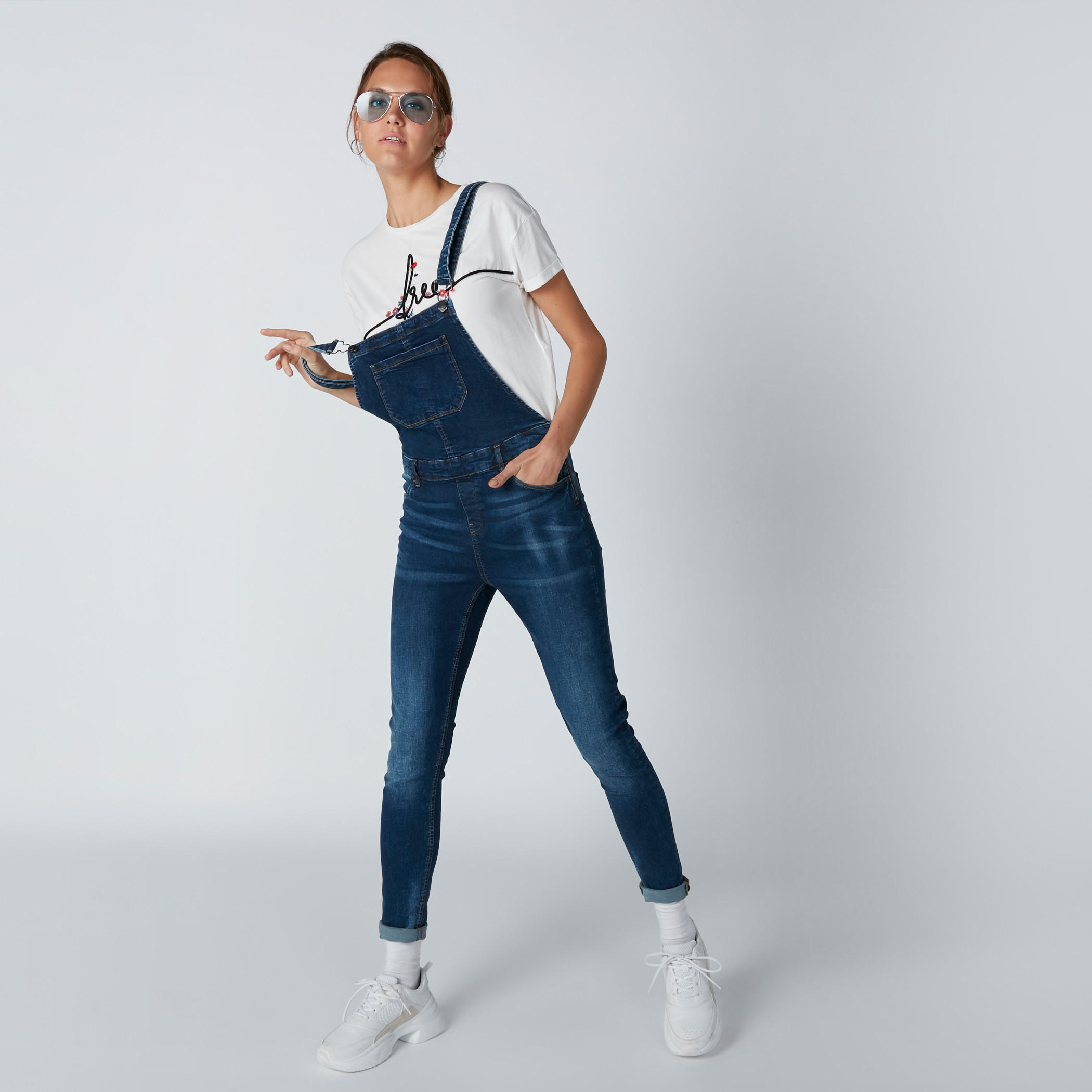 دنغري طويل من الدينم بجيوب-women-clothing-bottoms-jeans-image-4
