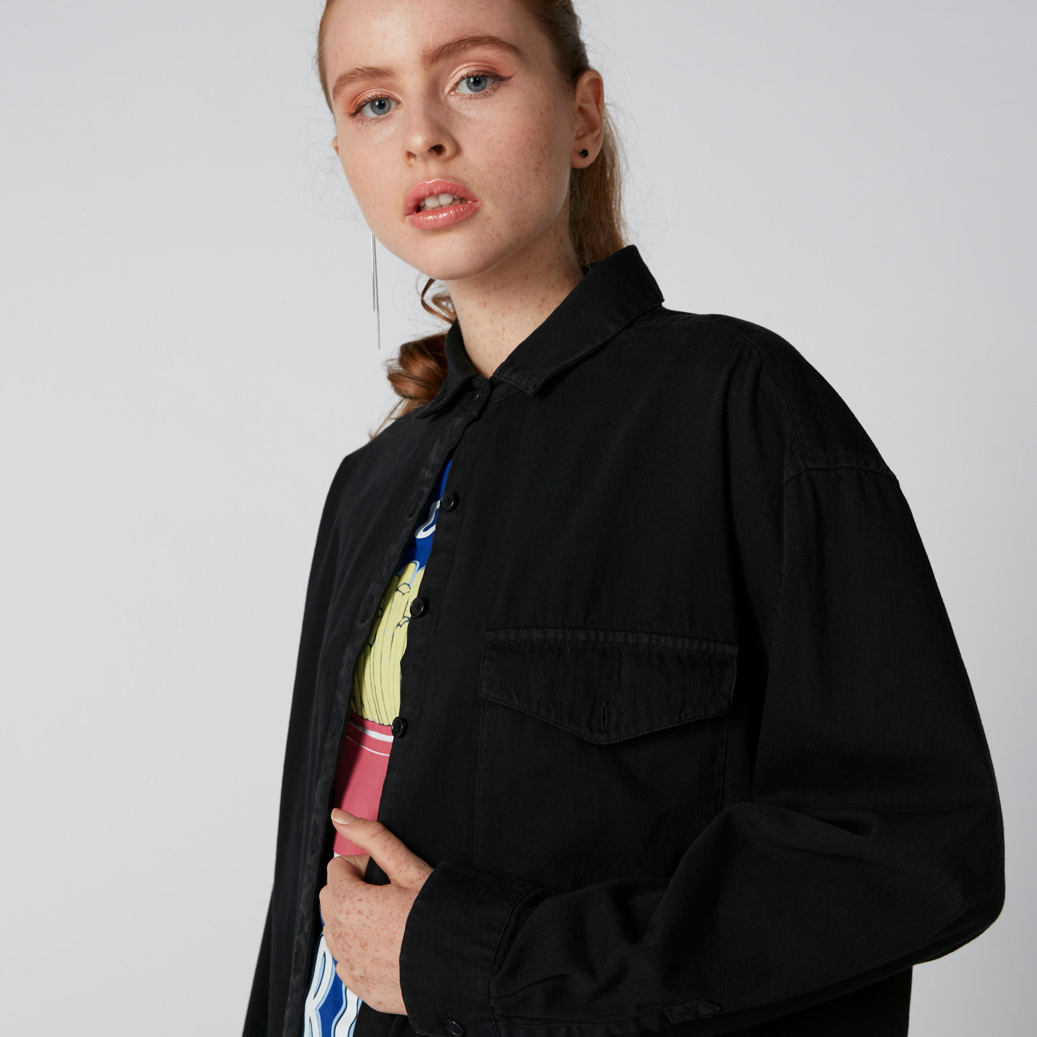 قميص من الدينم بأكمام طويلة وجيوب-women-clothing-shirtsandblouses-shirts-image-4