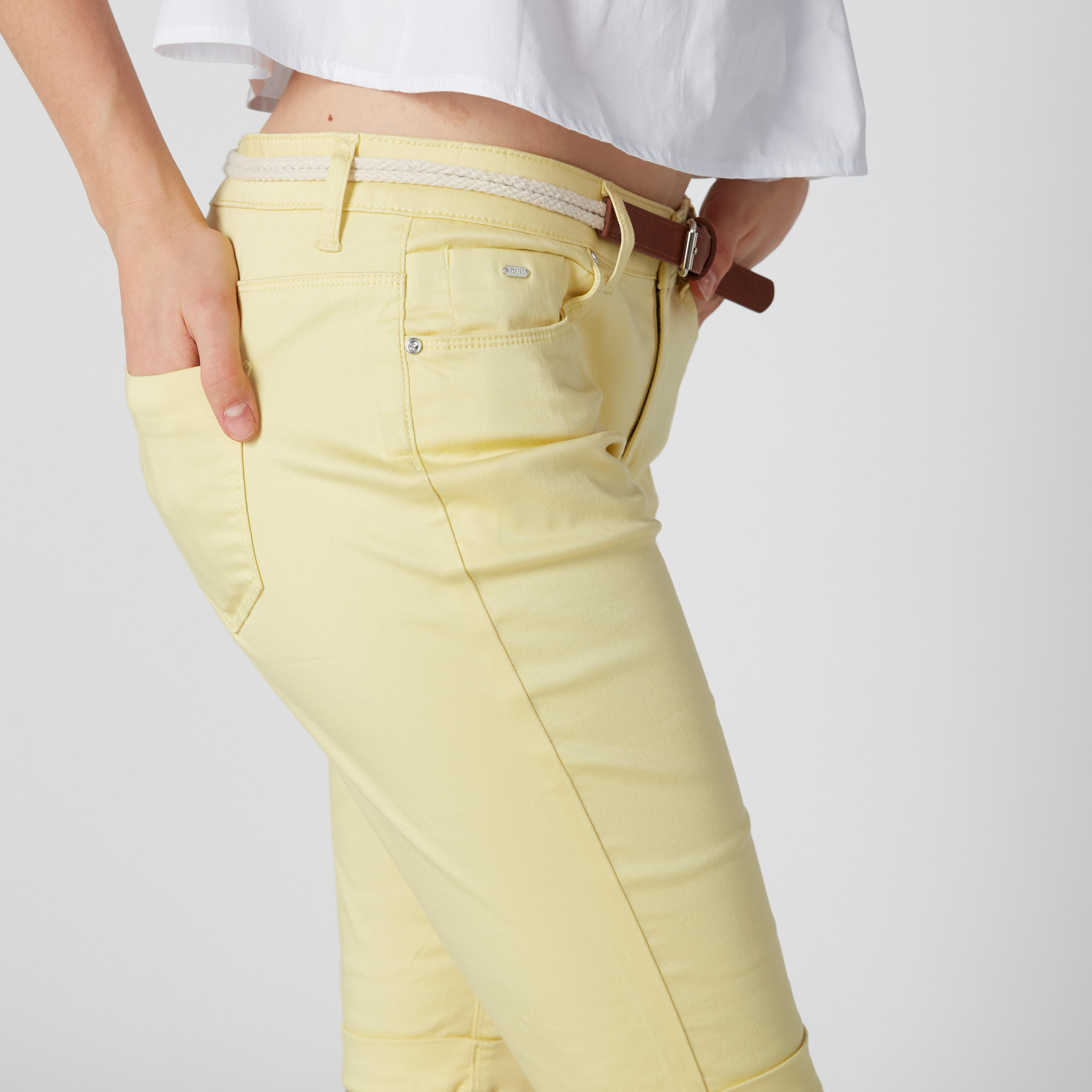 شورت مستدام دينم بخصر منخفض وجيوب-women-clothing-bottoms-shorts-image-5