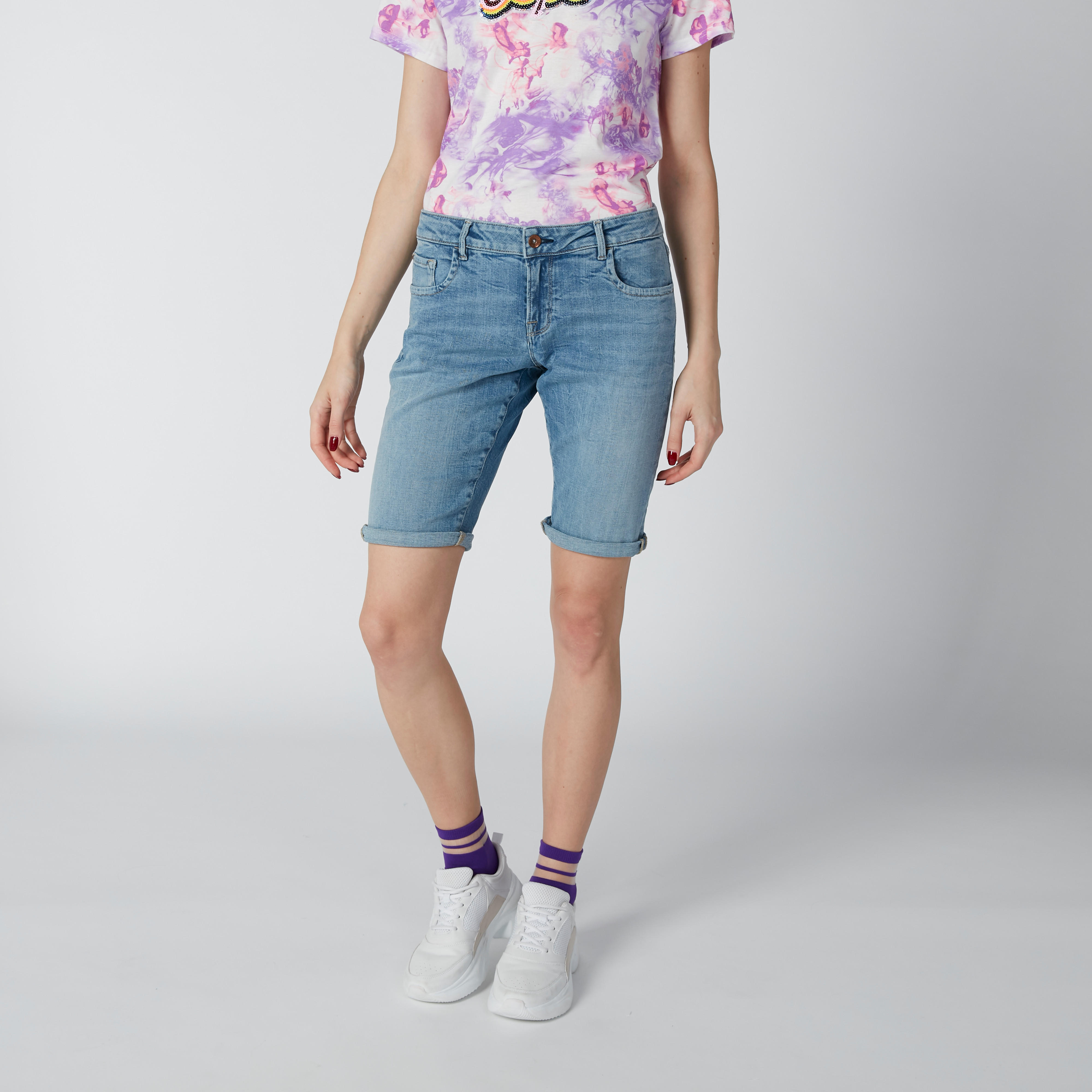 شورت دينم بجيوب-women-clothing-bottoms-shorts-image-2